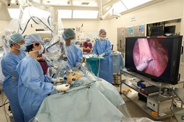 腹腔鏡手術 ここまで進んだ最新治療】リスクを減らす「8K腹腔鏡手術システム」の