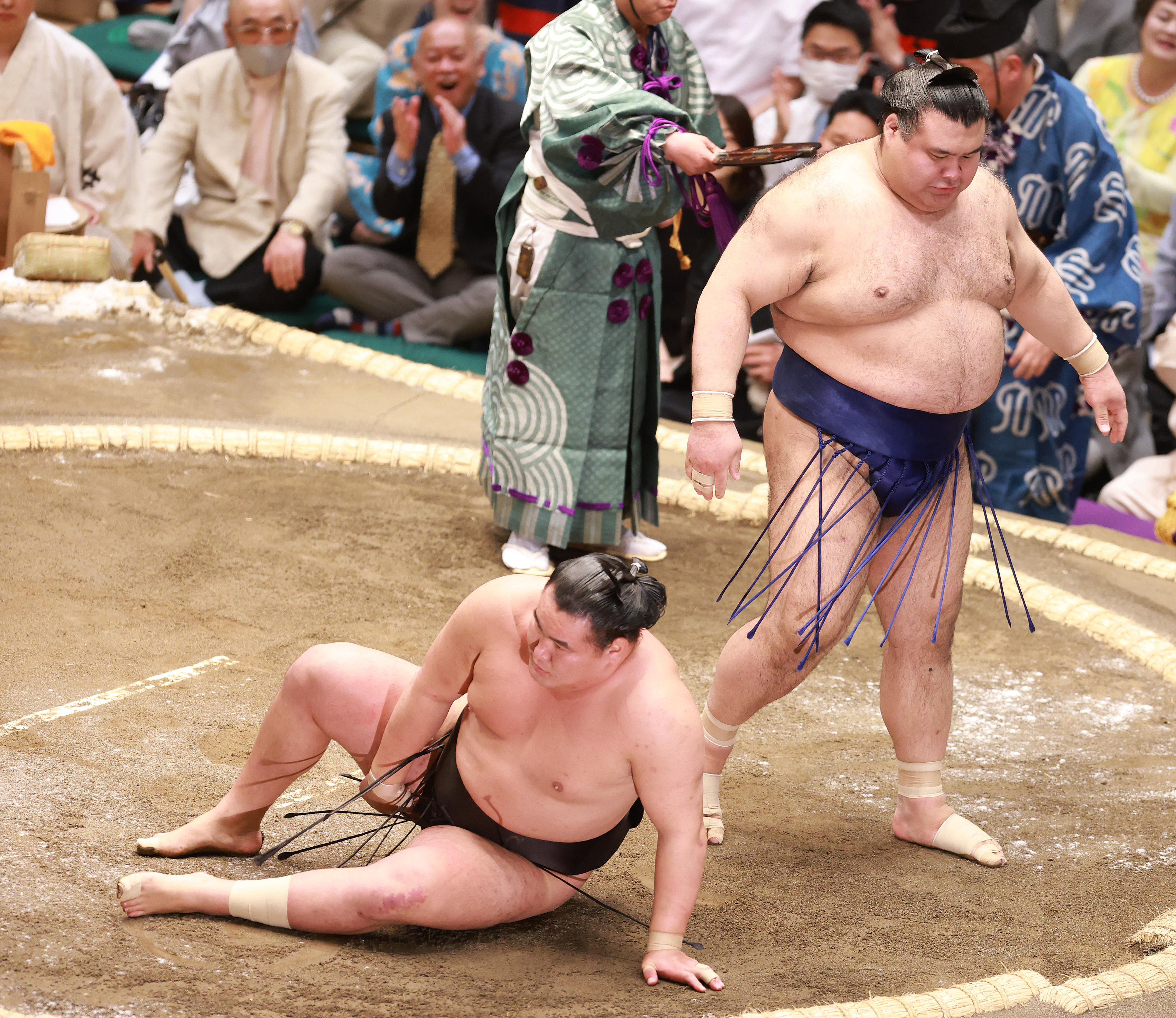 横綱 休場