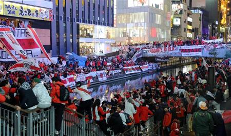 道頓堀リバーにサポ６０００人 選手もいて興奮 クラブｗ杯 サンスポ