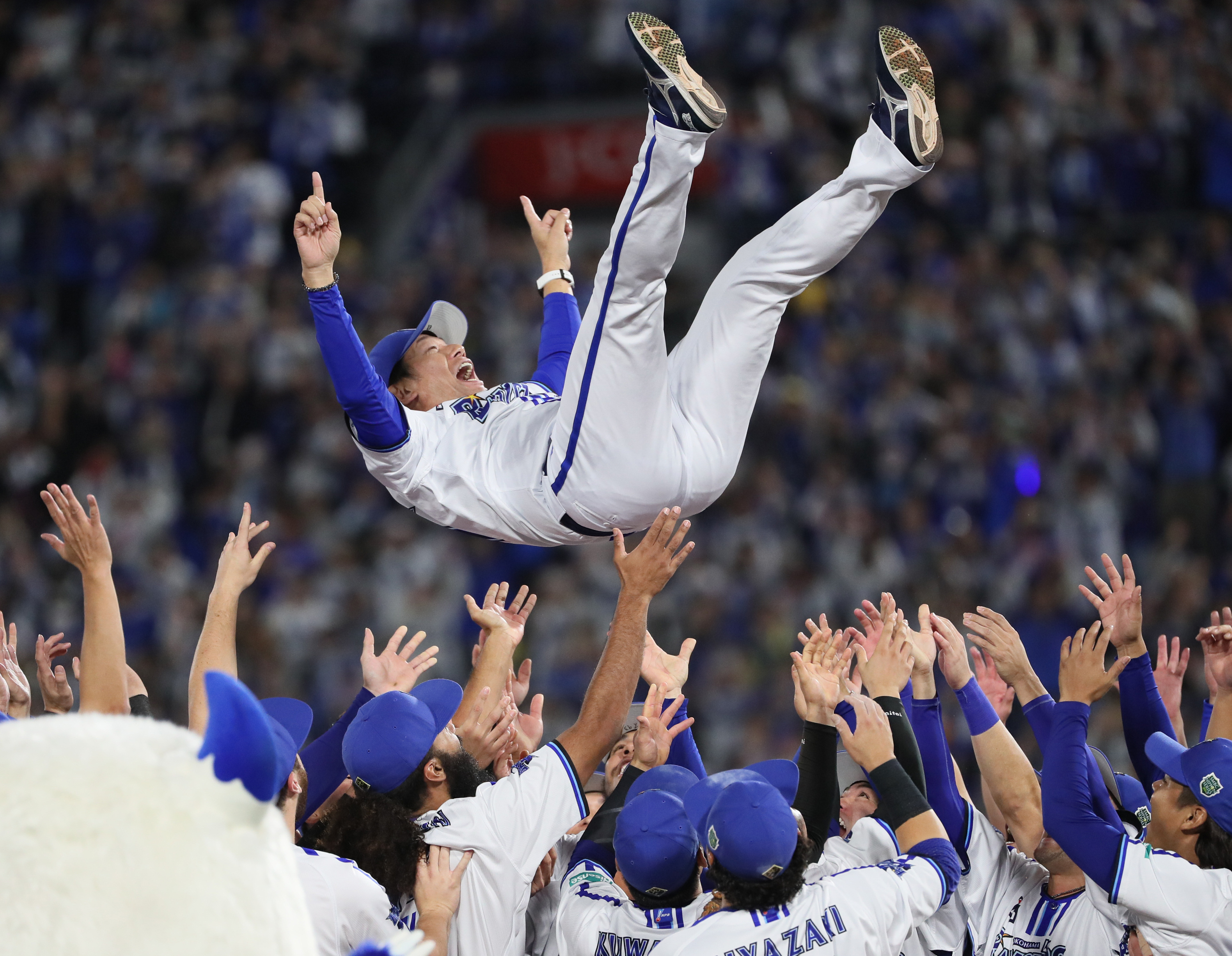 DeNA史上最大の下克上で26年ぶり日本一 貯金2が貯金42のソフトバンクを