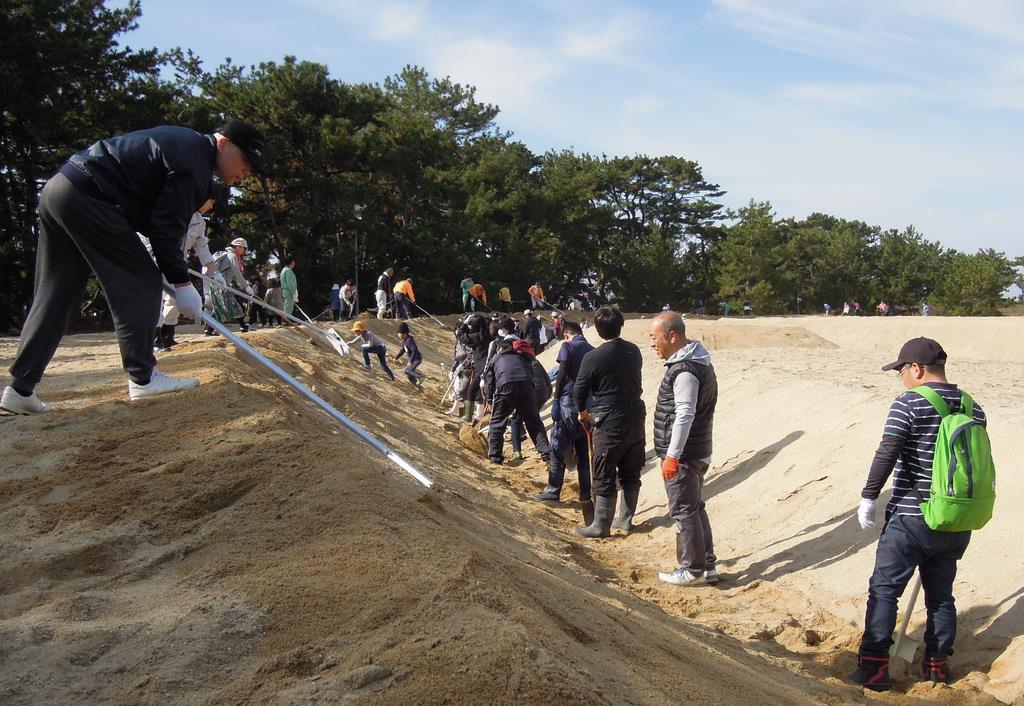 銭形砂絵 寛永通宝 で砂ざらえ 香川 観音寺 産経ニュース