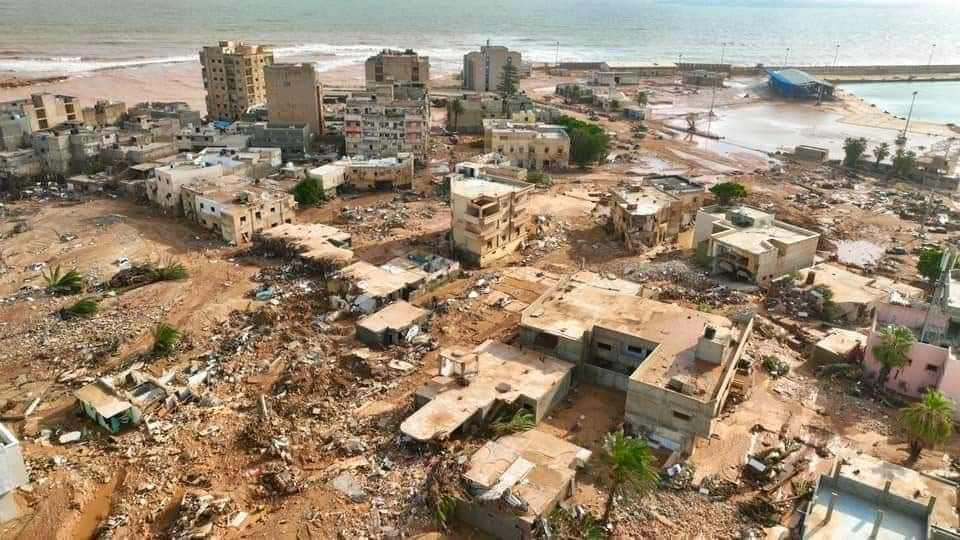 リビアの洪水被害拡大、死者1万人超 行方不明者も2万人に 分裂状態の