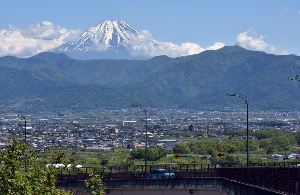 きょうの富士山】５月の真夏日に浮かび上がる 南アルプスから - 産経