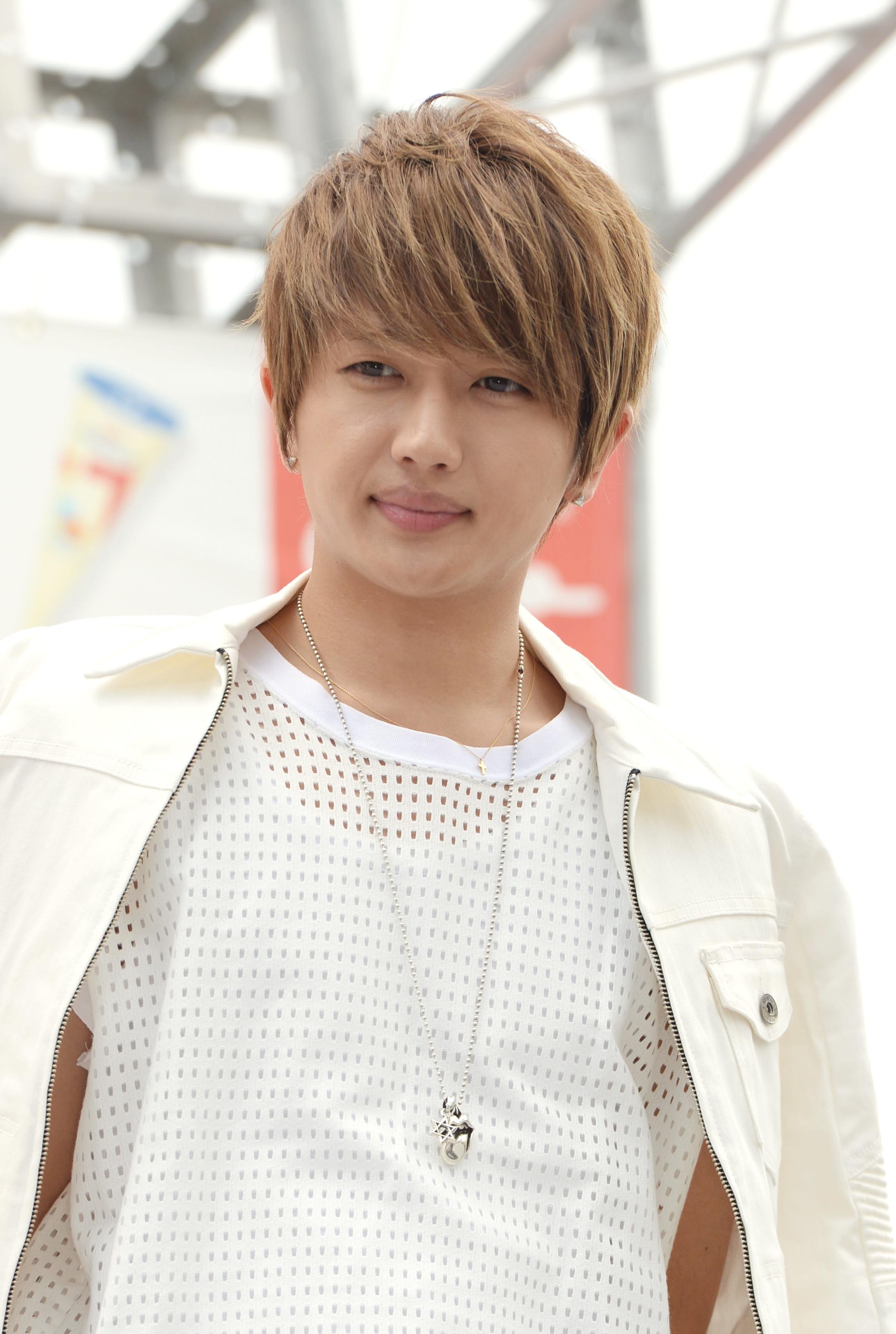 西島隆弘、AAA脱退を発表「先日、4度目の喉の手術…治療に専念」 - サンスポ