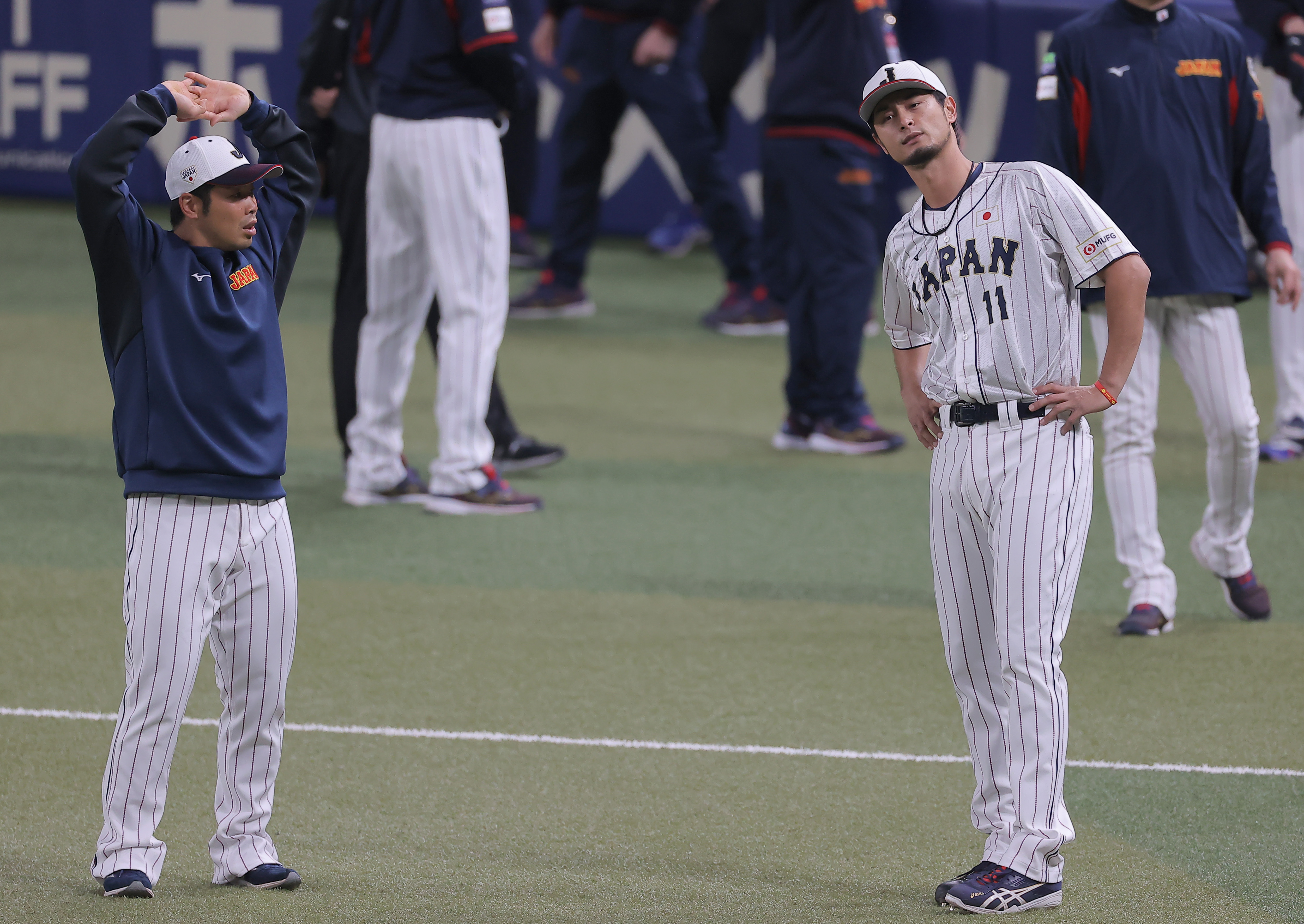 侍ジャパン・近藤健介は投内連係の練習中にただ一人外野でノック