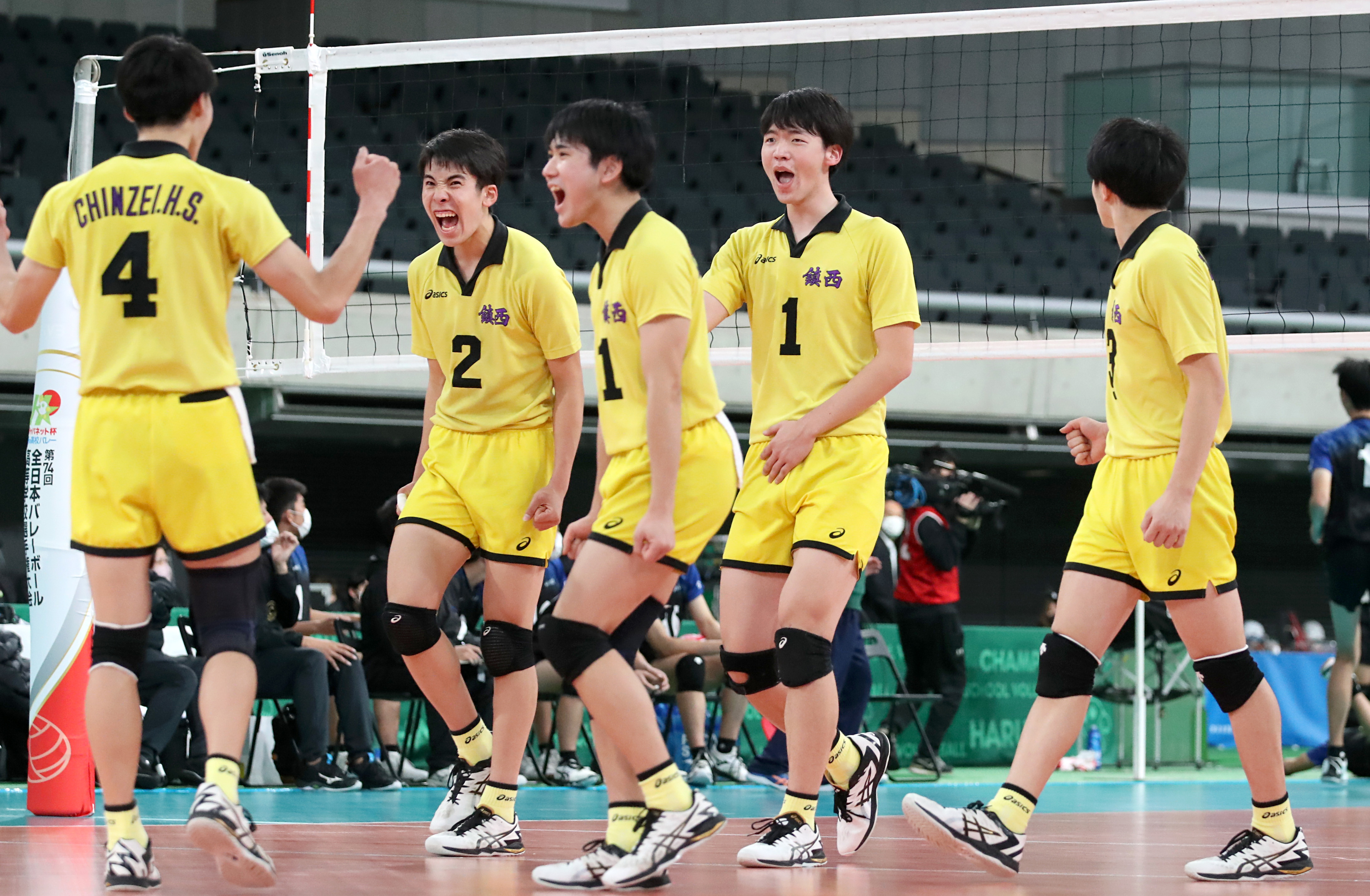 鎮西・舛本、日南振徳・甲斐とのエース対決制し決勝へ／春高バレー