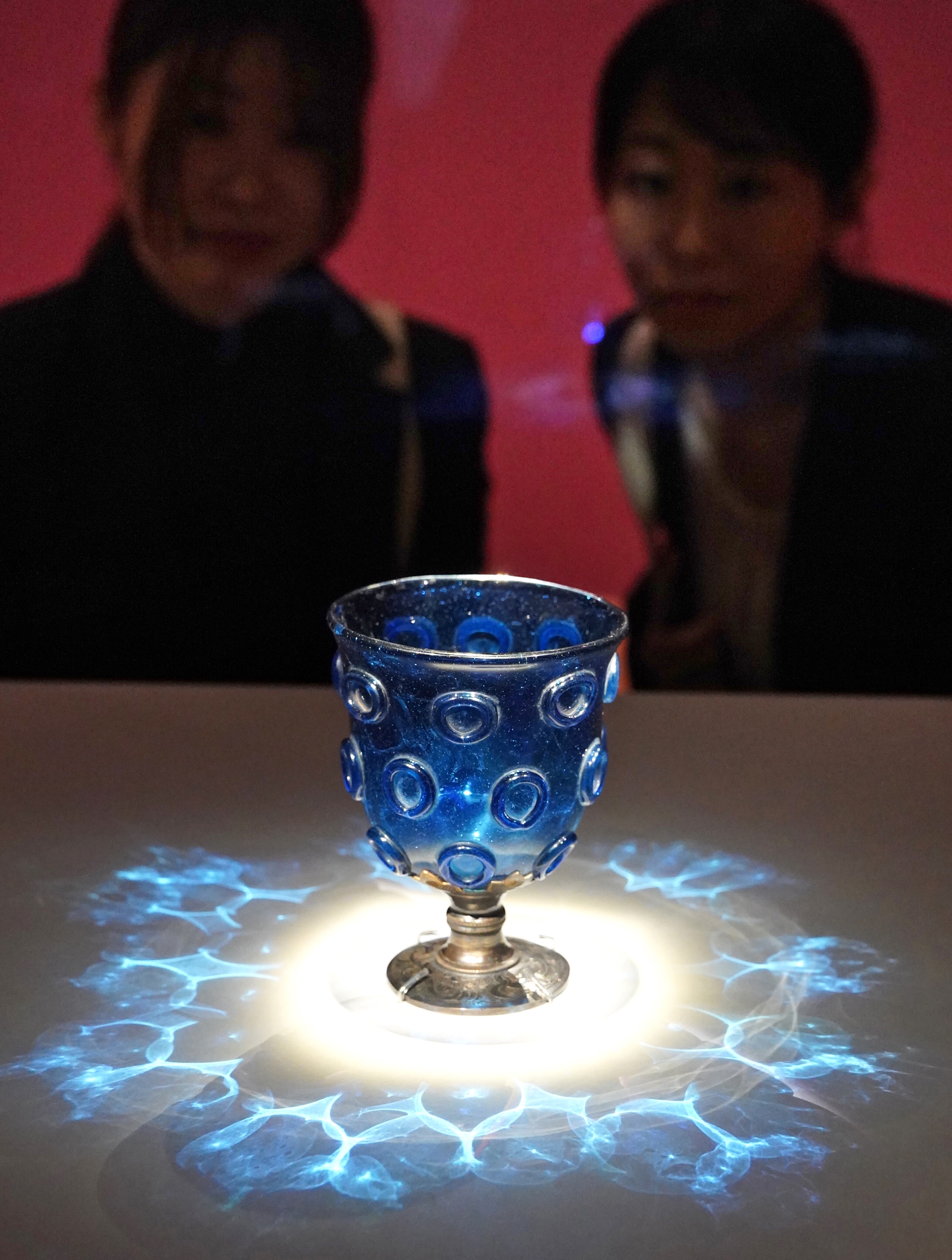 異国情緒漂う「瑠璃坏」など67件出展 あすから正倉院展、11月10日まで