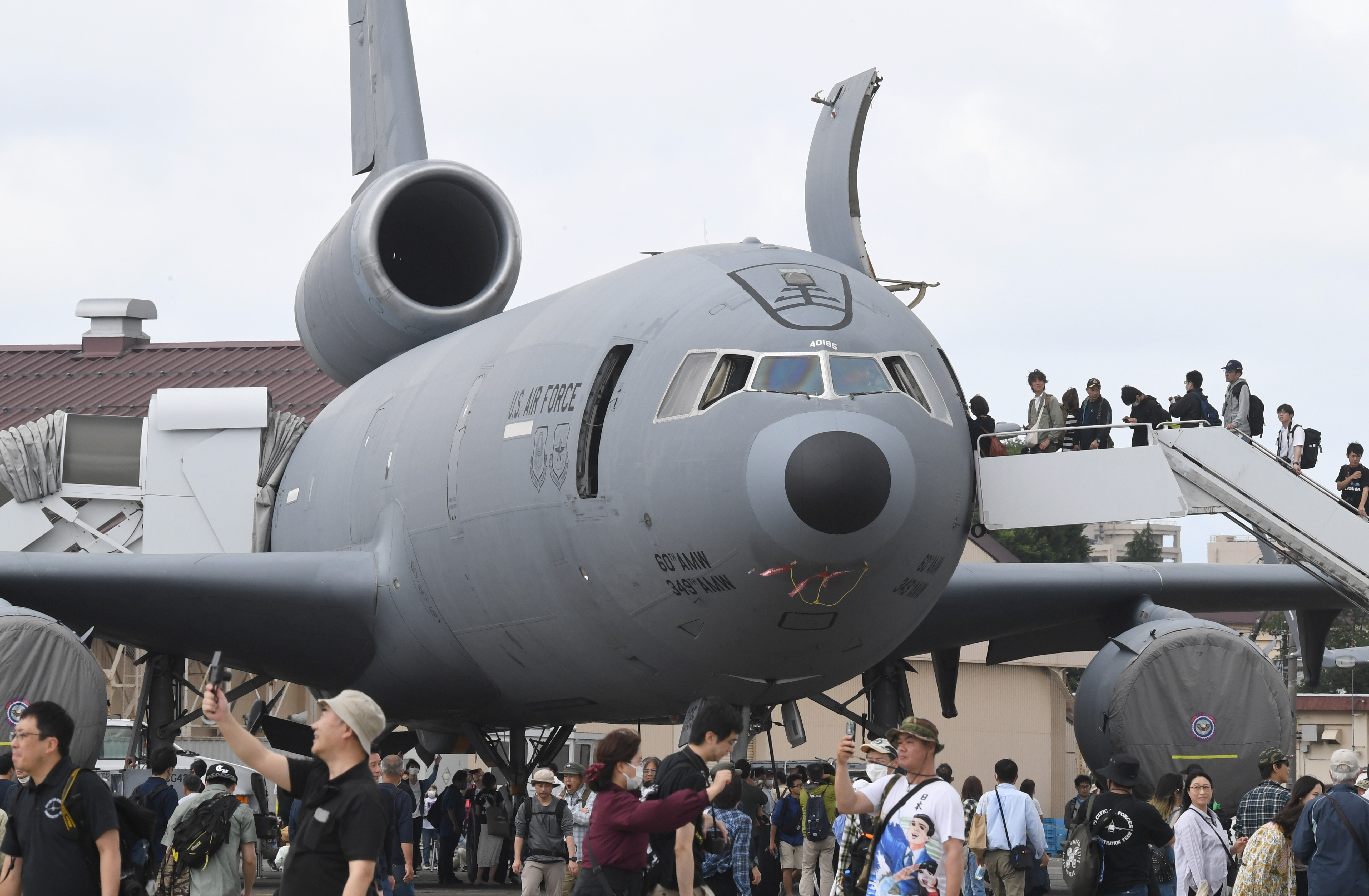 動画】【フォト＆動画】オスプレイ〝お辞儀〟に大きな拍手 米軍横田