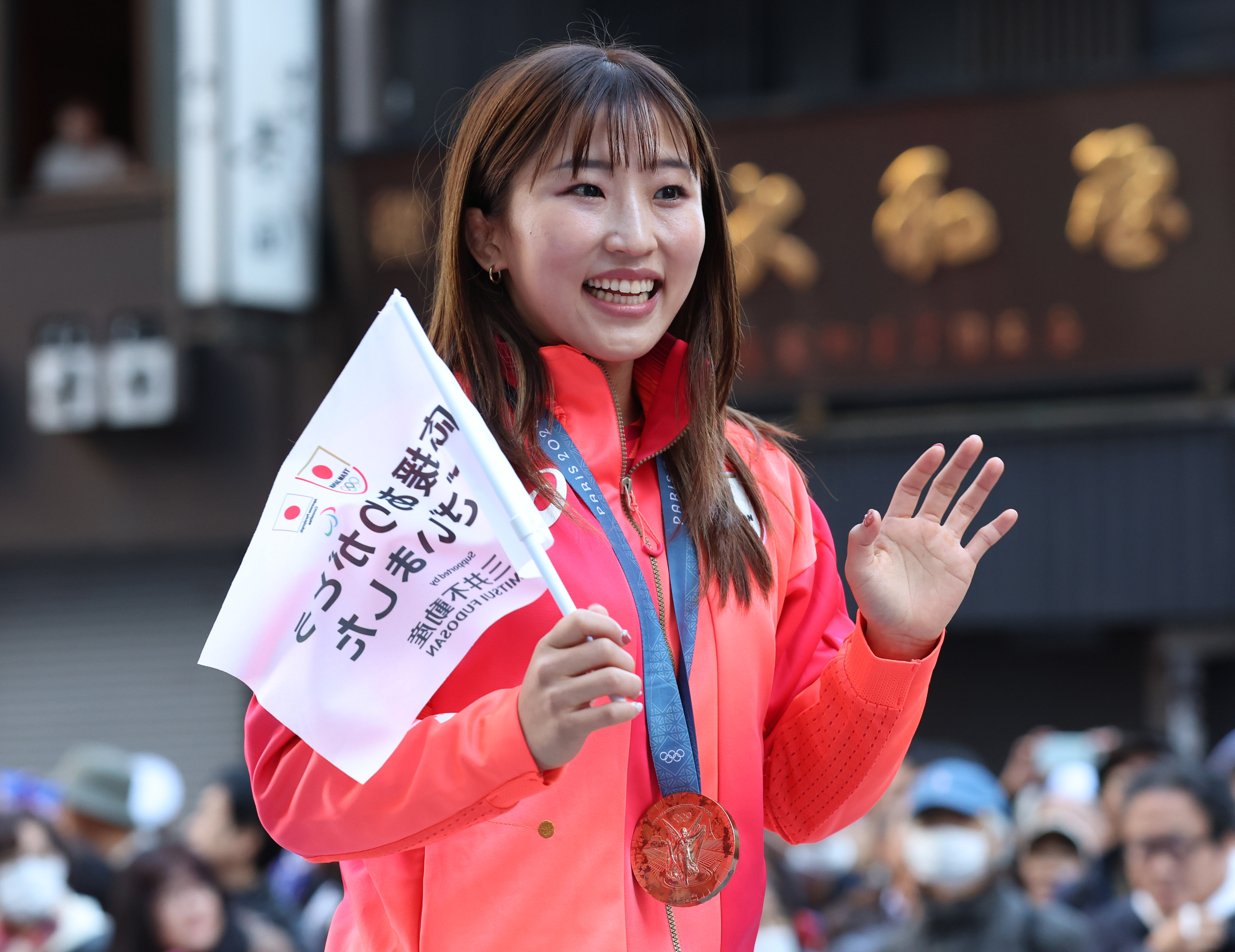 須崎優衣 EXILEのATSUSHI、843日ぶりライブに「歌声、メッセージ