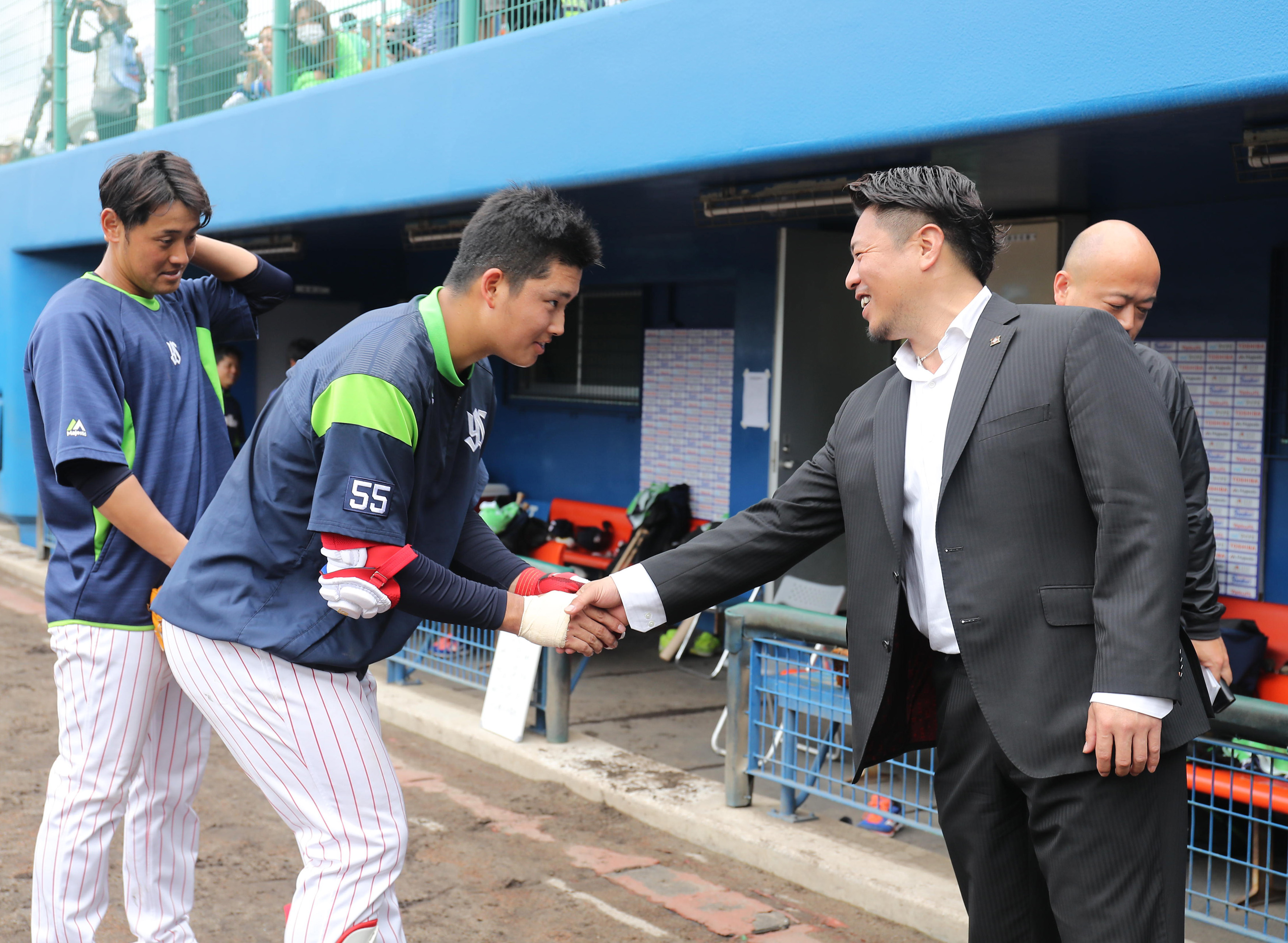 独占メッセージ】〝先人〟岩村明憲氏がヤクルト・村上を祝福 バレの