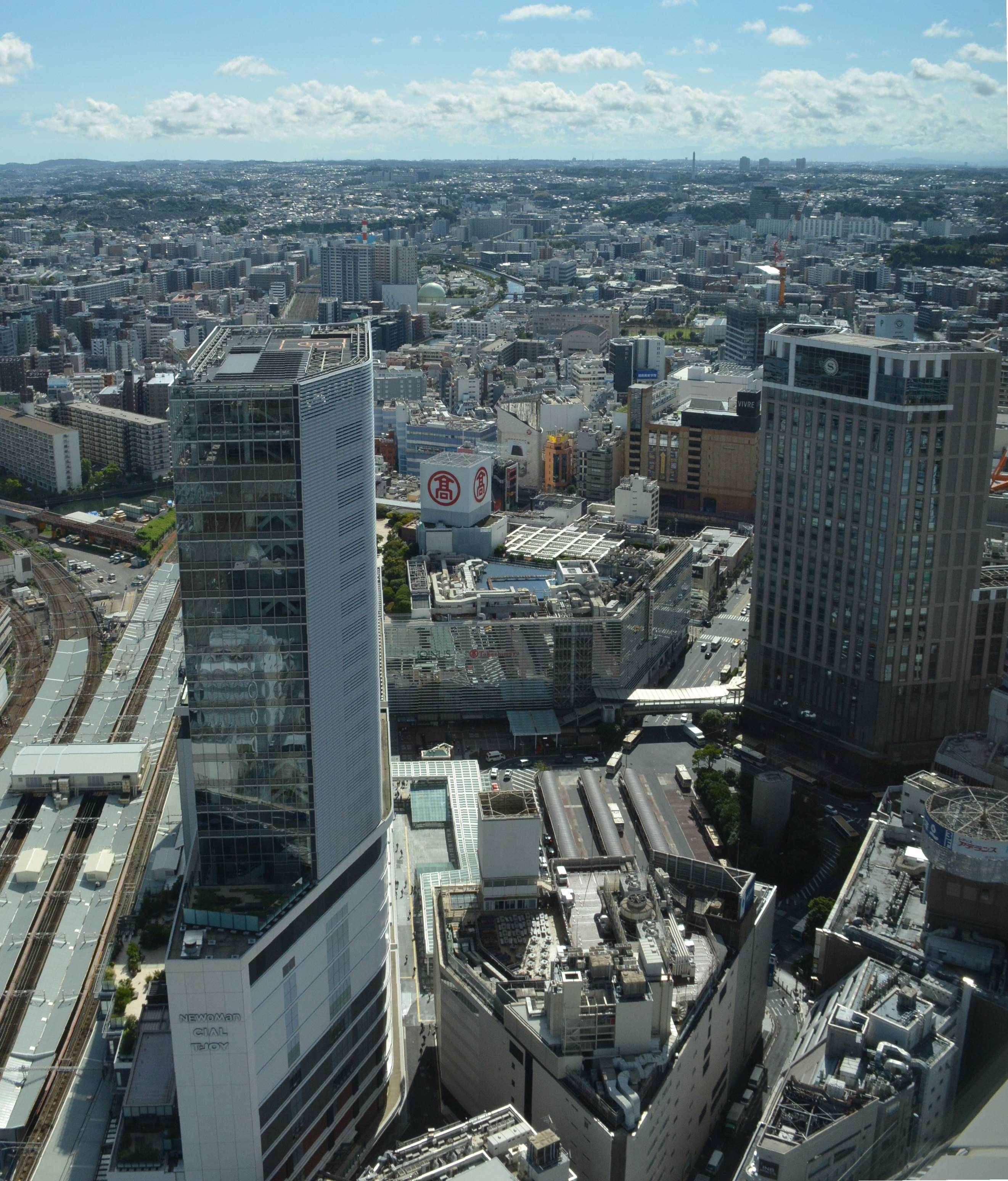 取り残された砂漠のような場所」から発展 横浜駅西口を変えた横浜