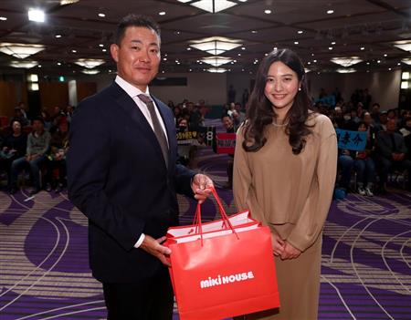 虎のソナタ 会場和んだ福留の 思いやり に感謝 1 2ページ サンスポ