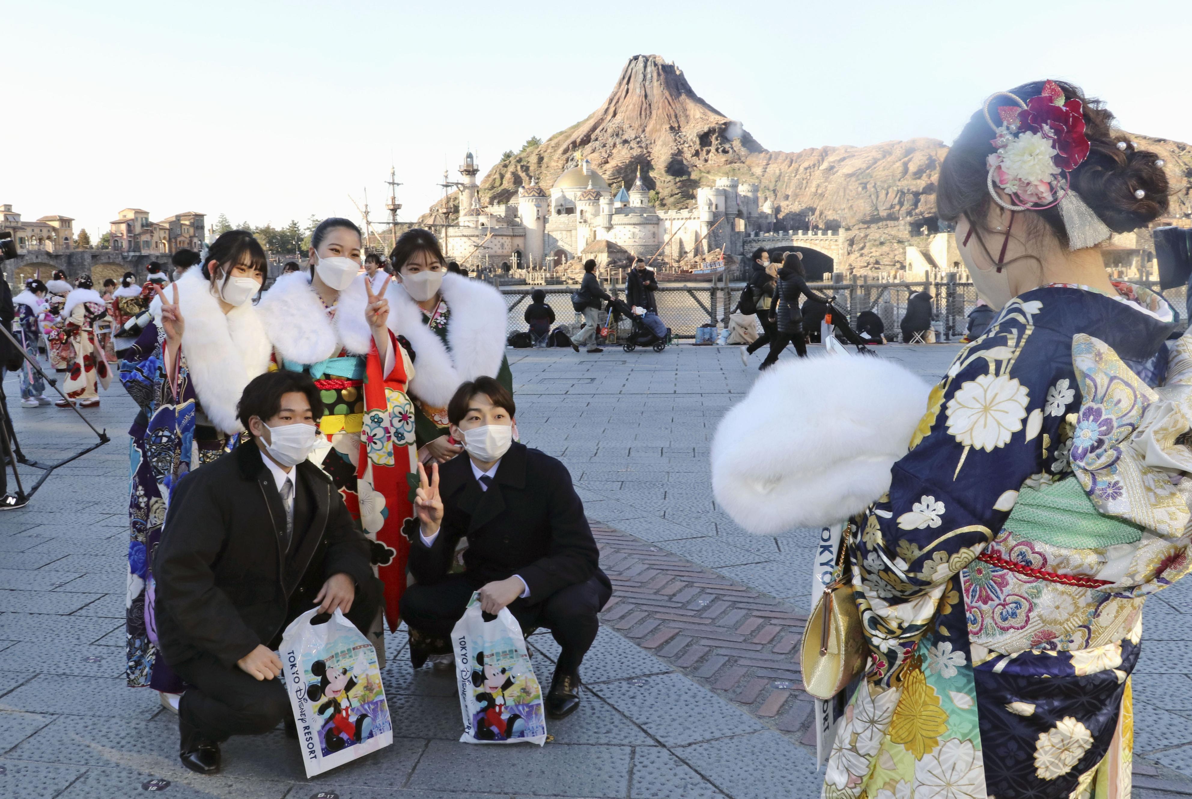 ディズニーで成人式実施 ミッキーらが門出を祝福、浦安市 - サンスポ