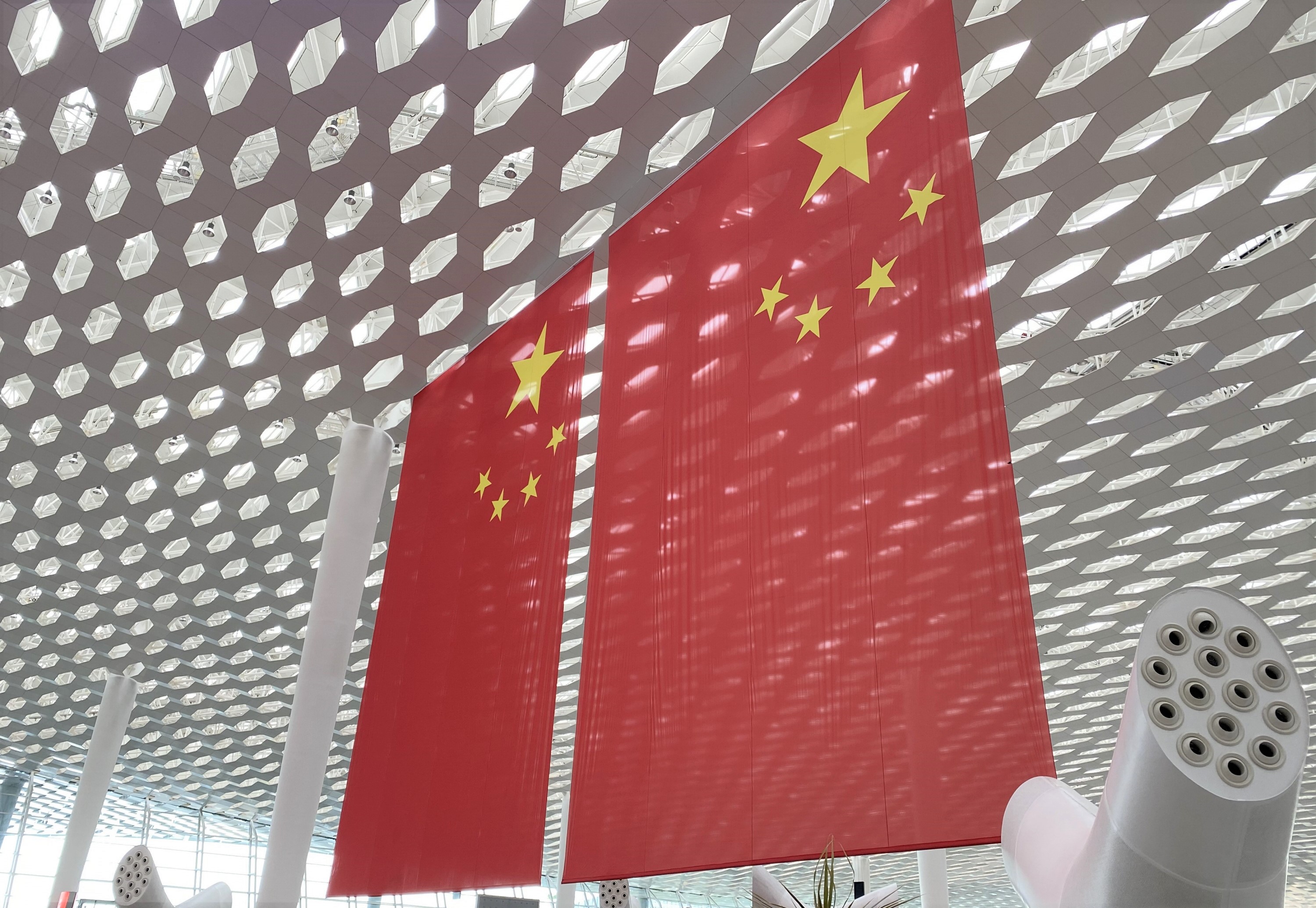 中国のホテルが「日本人お断り」、館内警報 動画拡散、ホテルに花束 日