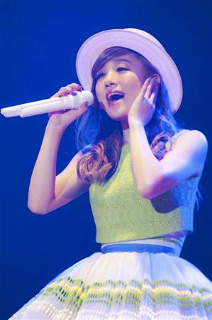 西野カナ 全国アリーナツアースタート ８種類の衣装でファン魅了 イザ