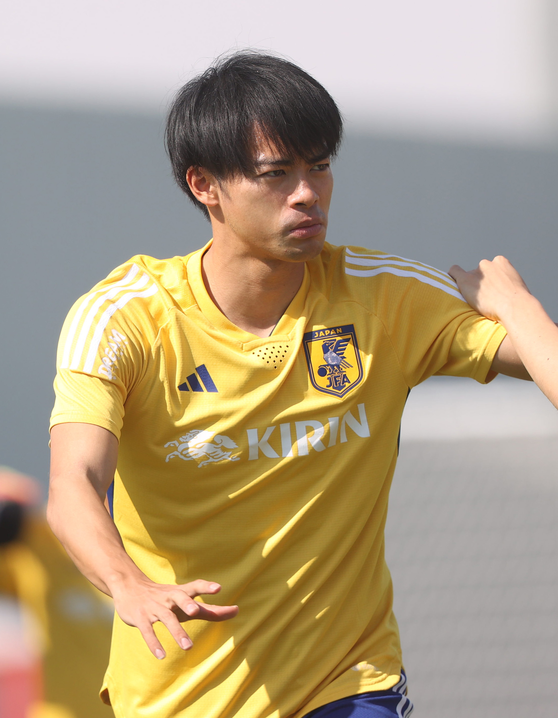 サッカー日本代表　オーセンティックユニフォーム  三笘薫　背番号　9