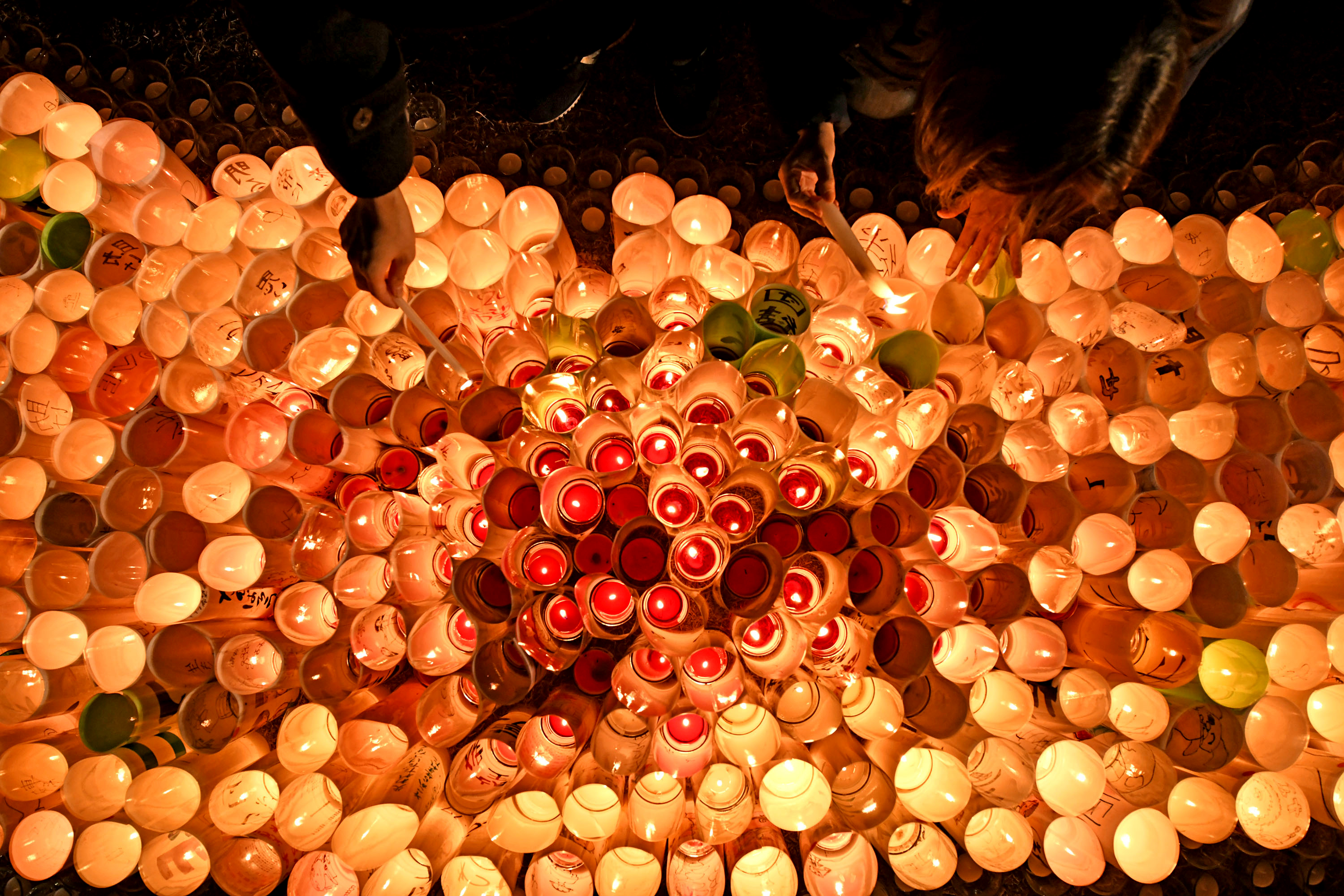 フォト特集】コロナ禍 追悼の祈り 阪神大震災27年 - 産経ニュース