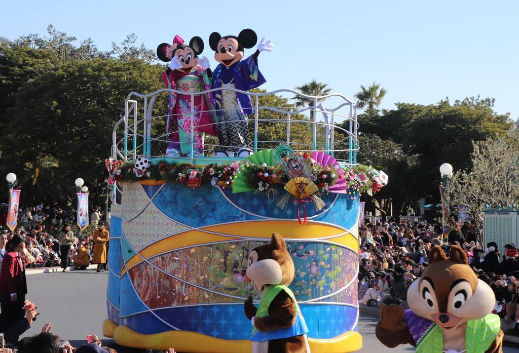 ミッキーやミニーらと新年祝う 東京ディズニーリゾートに約６万８千人 千葉 浦安市 産経ニュース