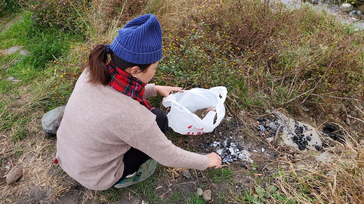 こちらサンスポ社会班 ソロキャンプで たき逃げ 横行 日本単独野営協会のユニーク啓発 注意しない清掃 で戦う 1 2ページ サンスポ