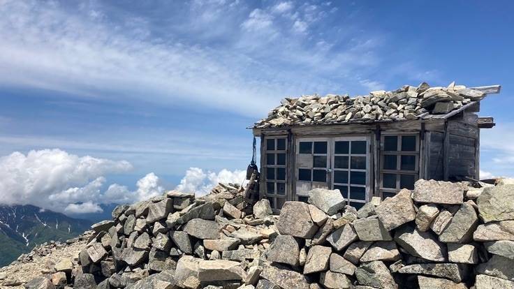 天空の「薬師堂」守って 北ア薬師岳、老朽化で再建へ資金集め - 産経