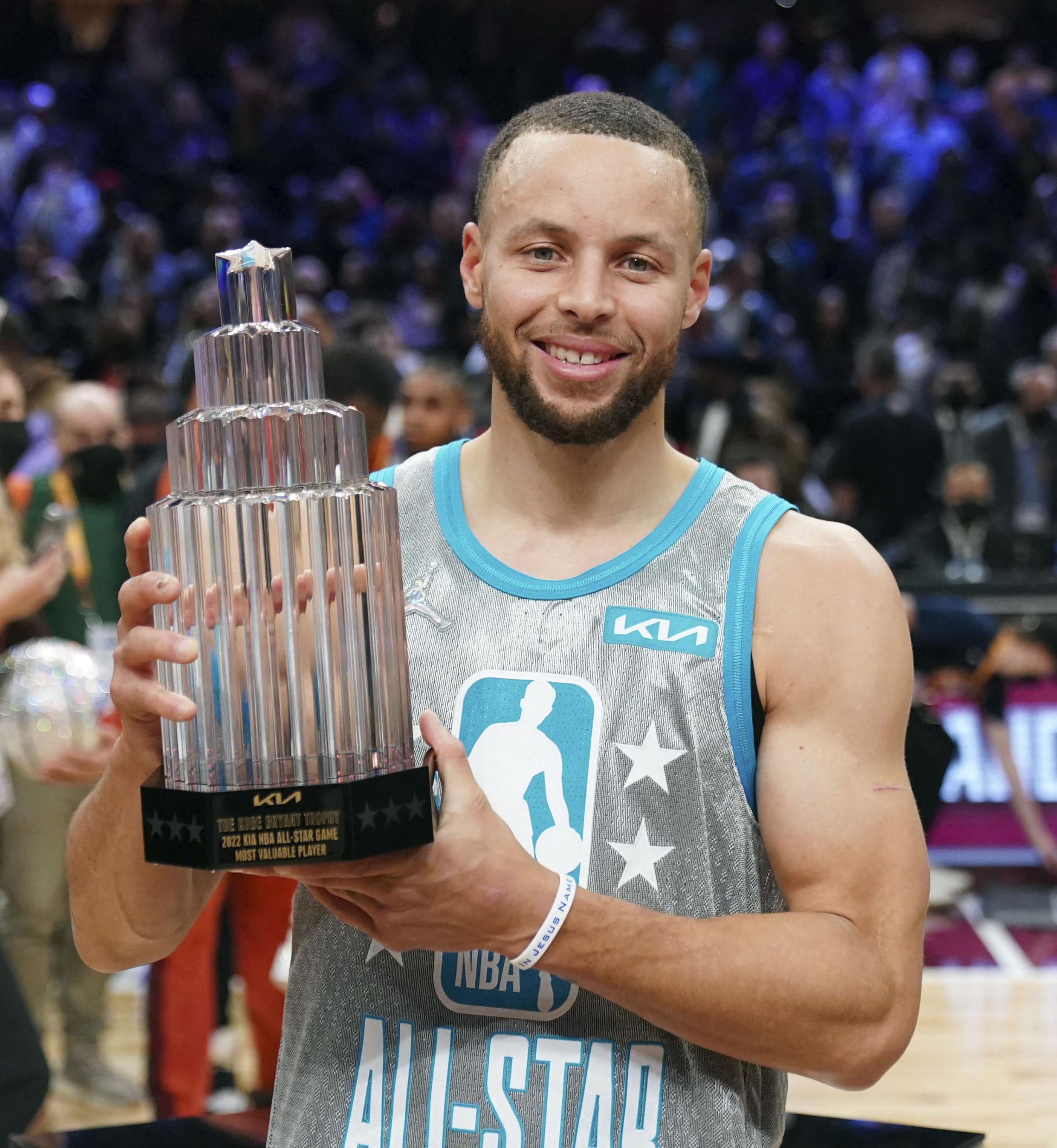 チーム・レブロンがオールスターで勝利 MVPは50得点の
