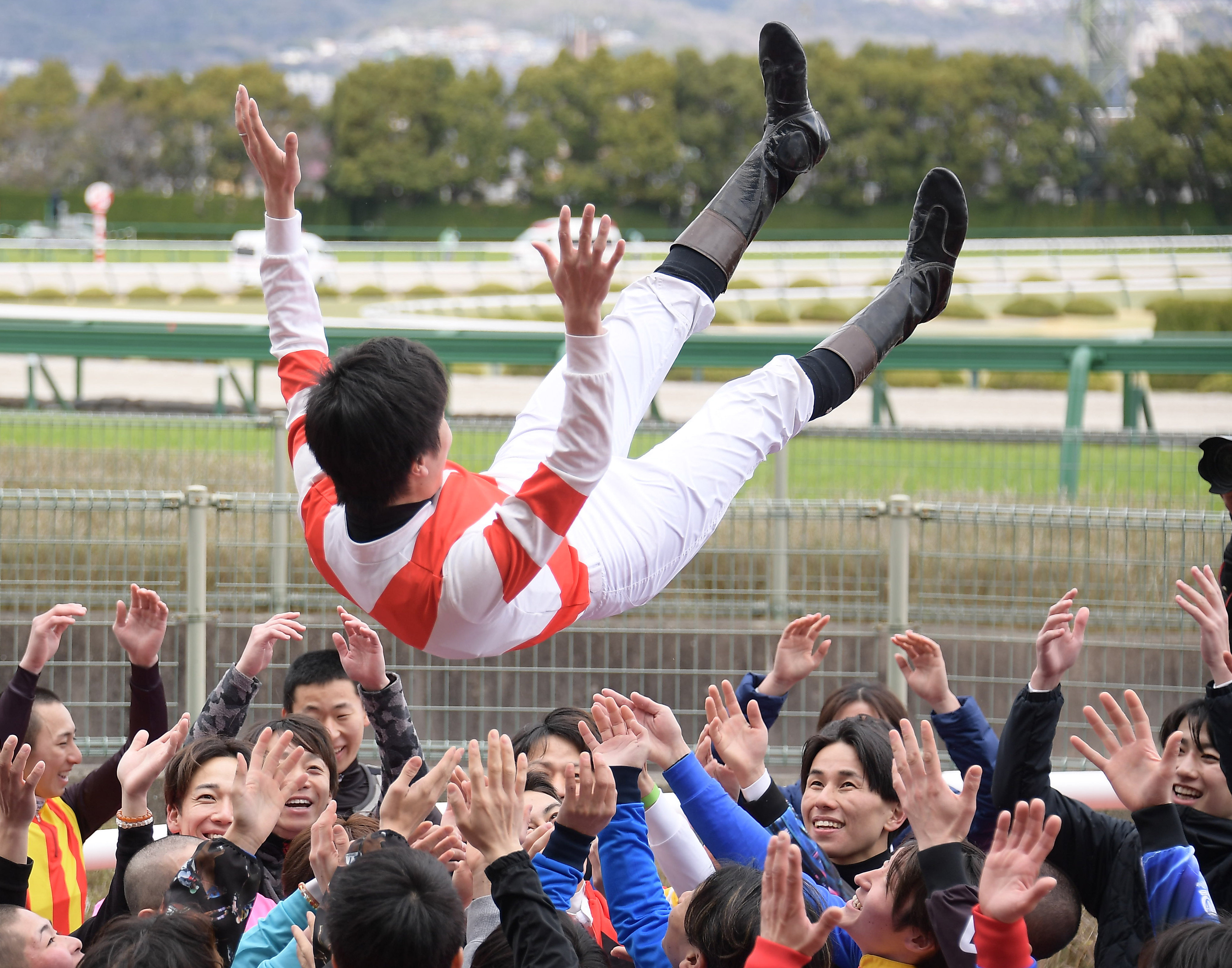森裕太朗騎手のラスト騎乗は阪神6Rで4着 「これからは競馬界を