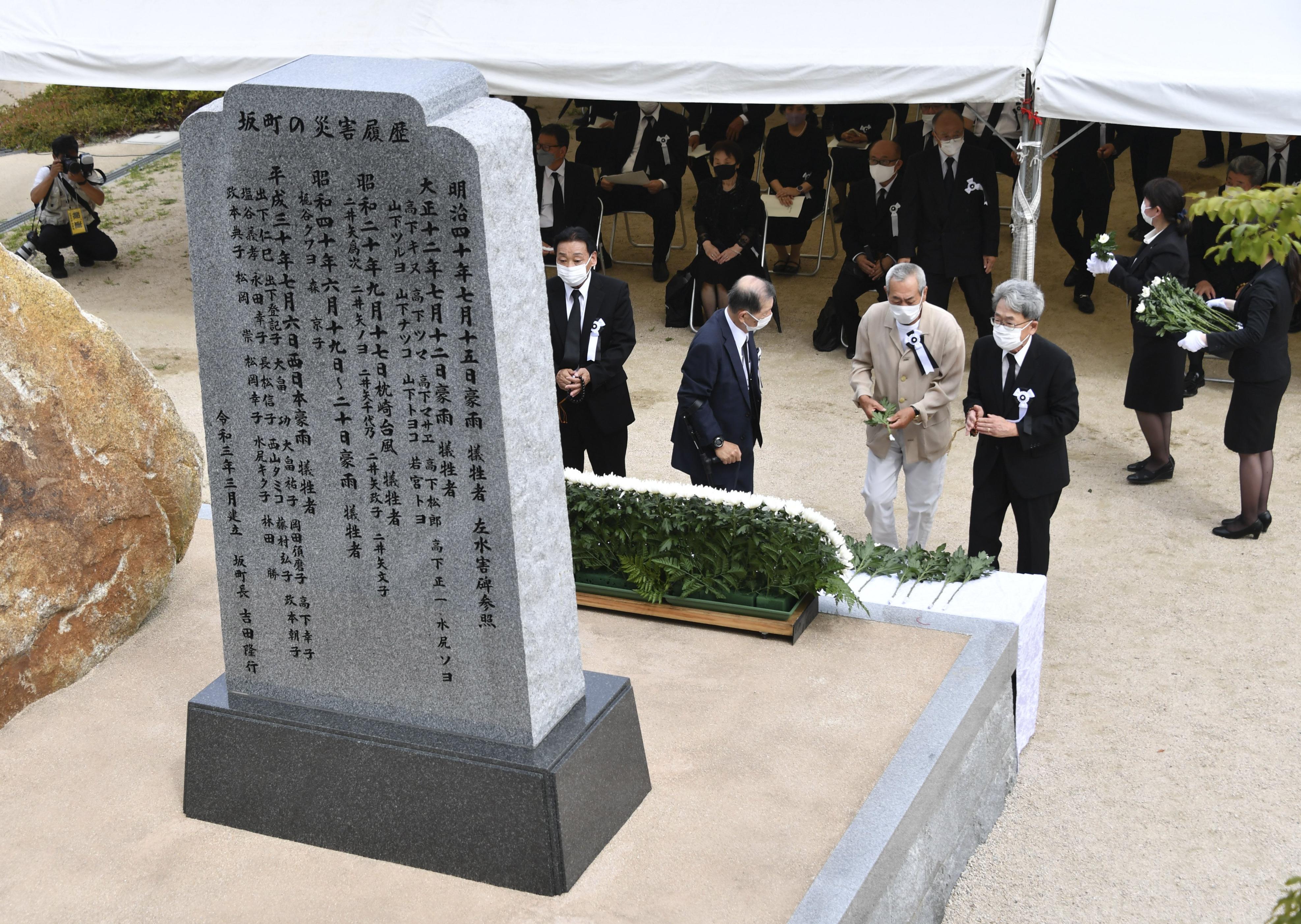 【配送可能地域要確認】本棚　大型　傷あり 配送可能地域要確認】本棚 大型 傷あり ディスカウント 配送可能地域要