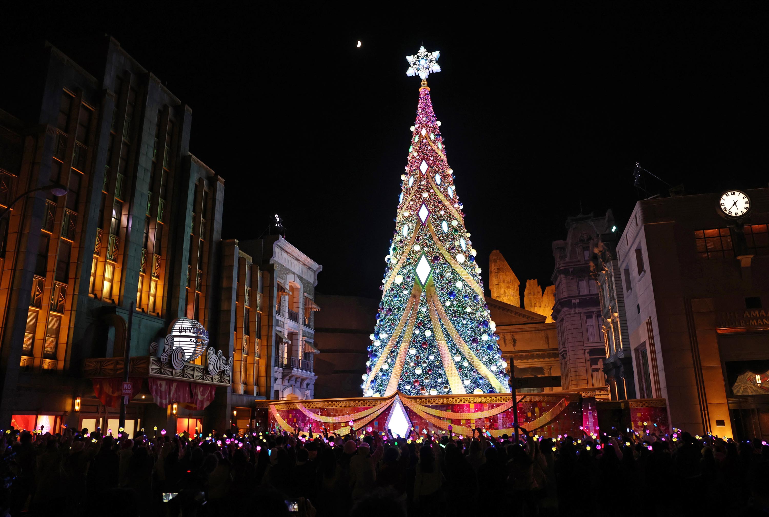 ユニバーサルスタジオジャパン　スヌーピー ストラップ　クリスマスツリー　USJ USJグッズ】サンタになったスヌーピーやミニオンがかわいい