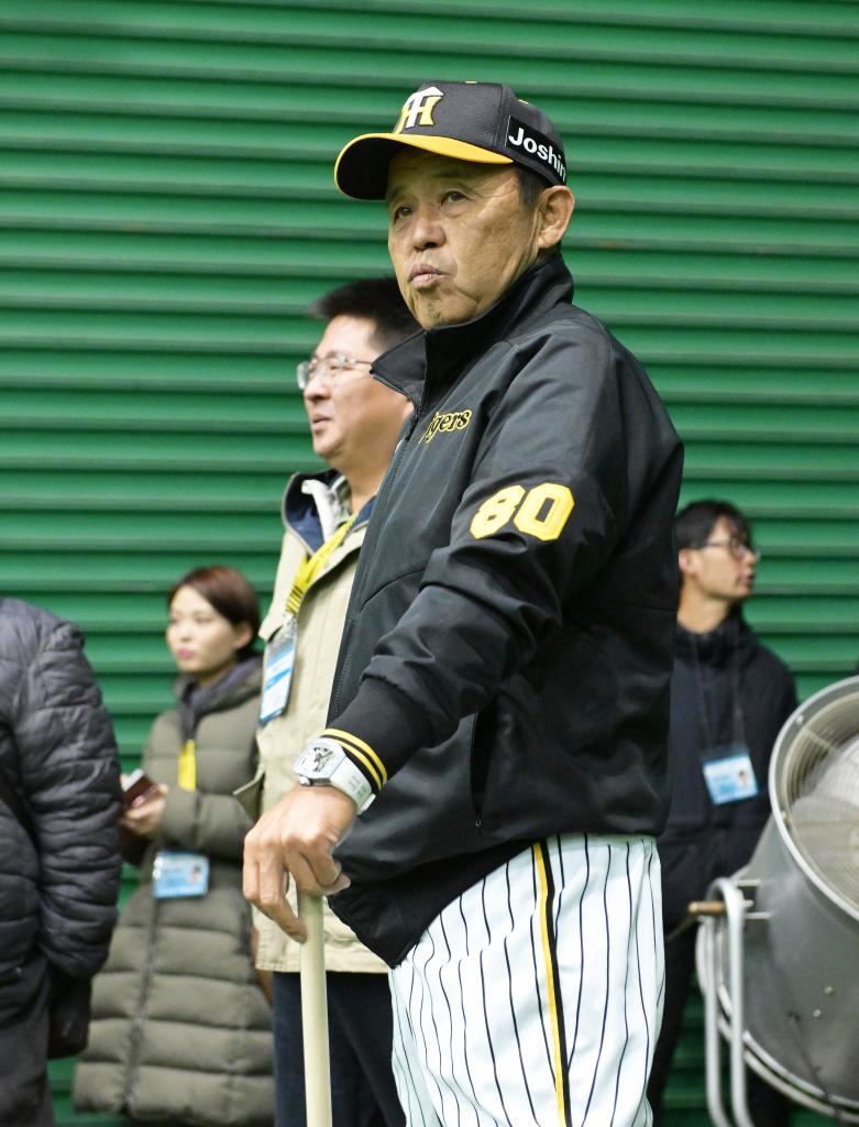 岡田監督、阪神投手陣〝視界不良〟にイラッ「投げてないヤツが多いから