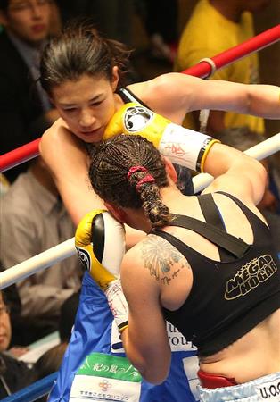 KO負けの高野「何も覚えていない。頭の中が真っ白」／BOX