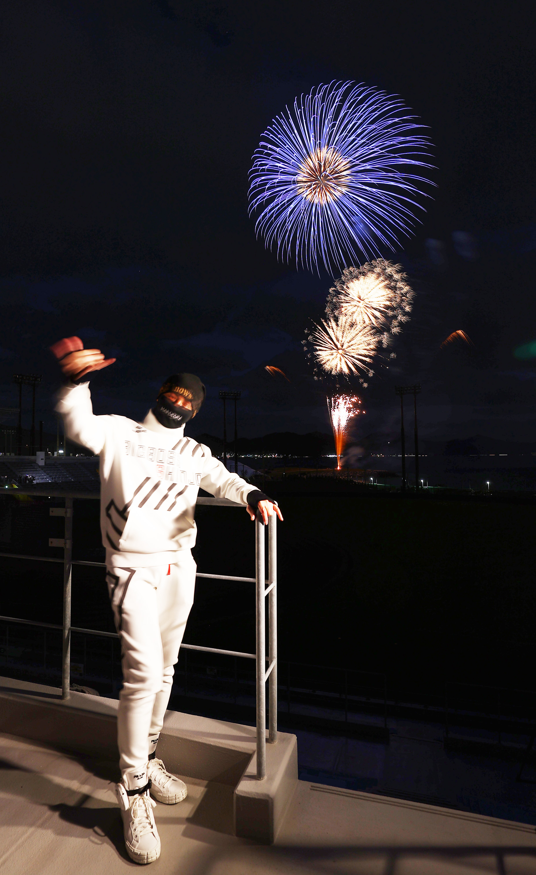 フォト特集 新庄監督 サプライズ花火大会開催 名護市や医療従事者に感謝 産経ニュース