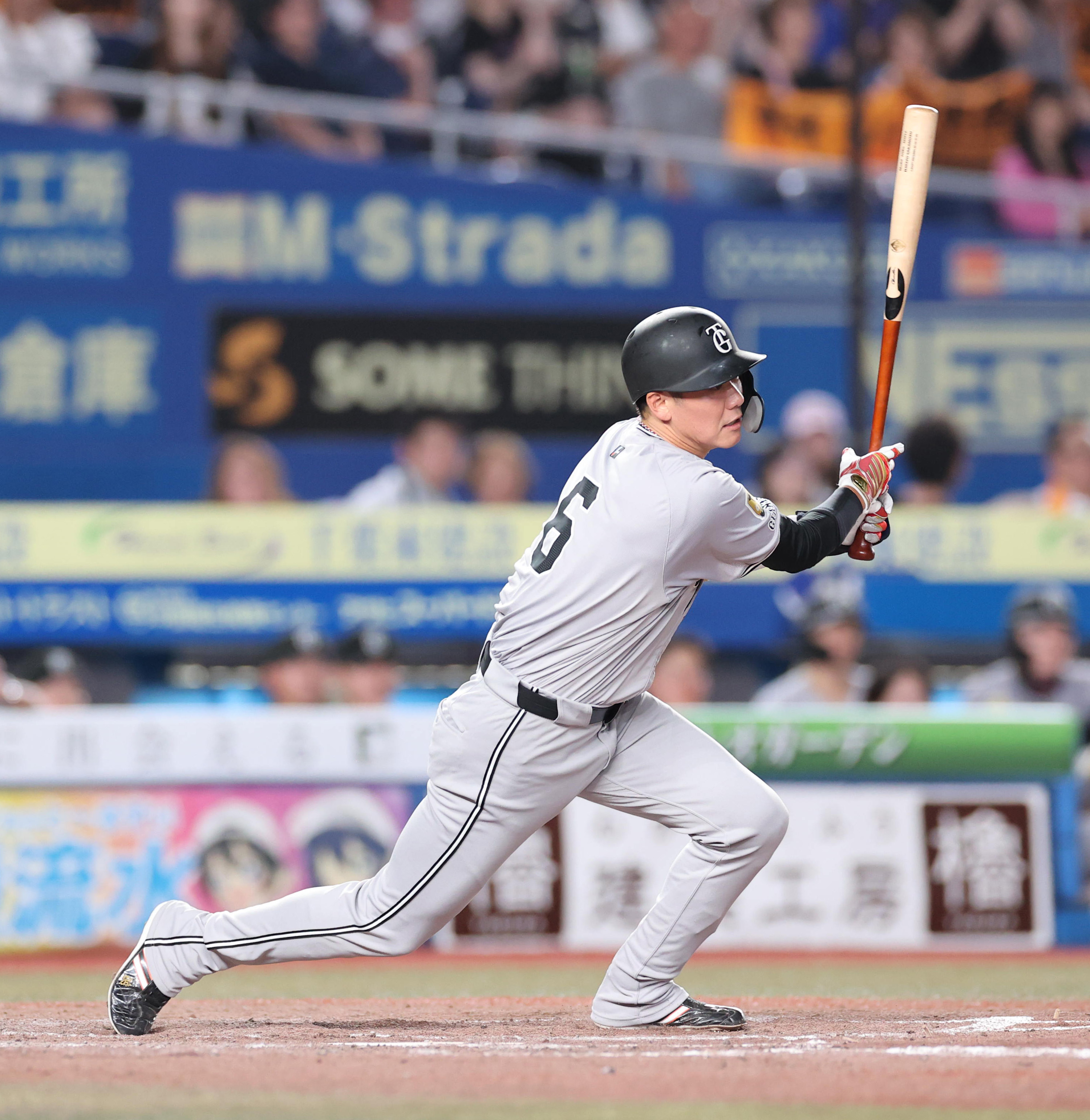 坂本勇人　200本塁打達成記念プレート 坂本勇人選手「通算200本塁打」達成記念グッズを発売 | 読売