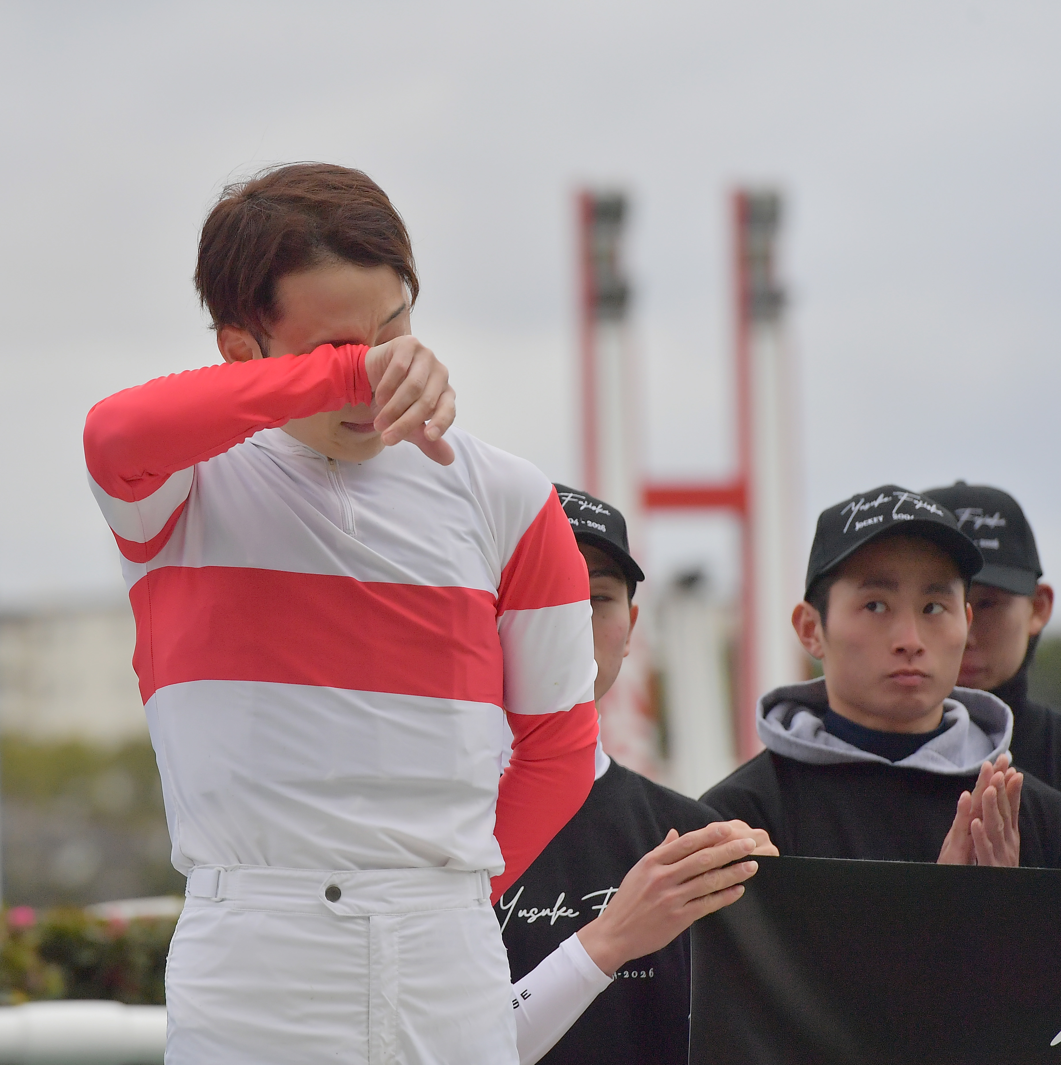競馬ワンカラット藤岡健一厩舎藤岡佑介騎手サイン入りジャージブルゾン