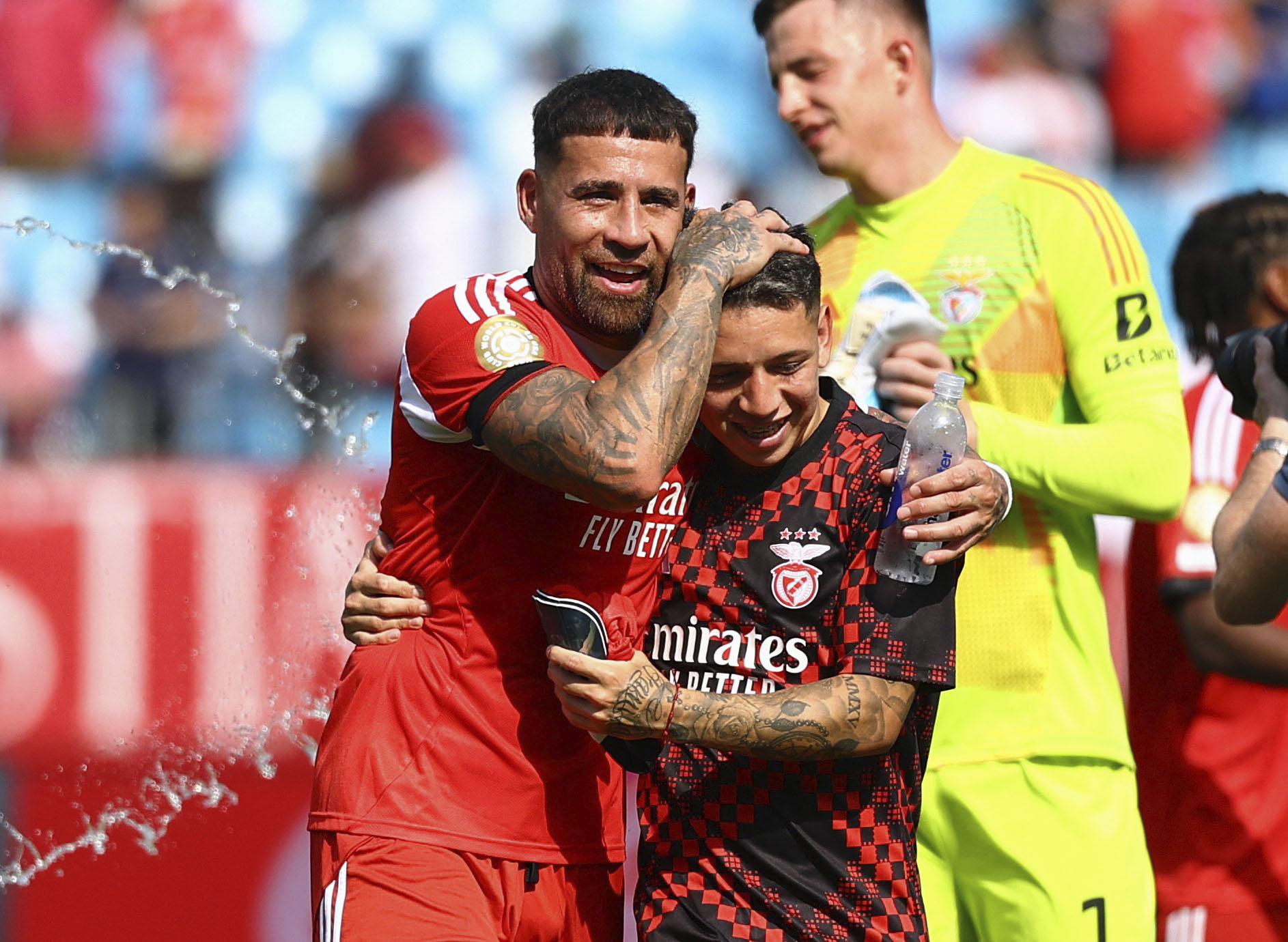 ベンフィカが首位で決勝T進出 Bミュンヘン破る サッカーのクラブ