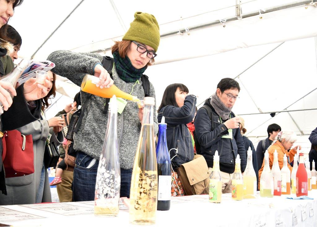 水戸で 梅酒まつり １６６種類飲み比べ イザ