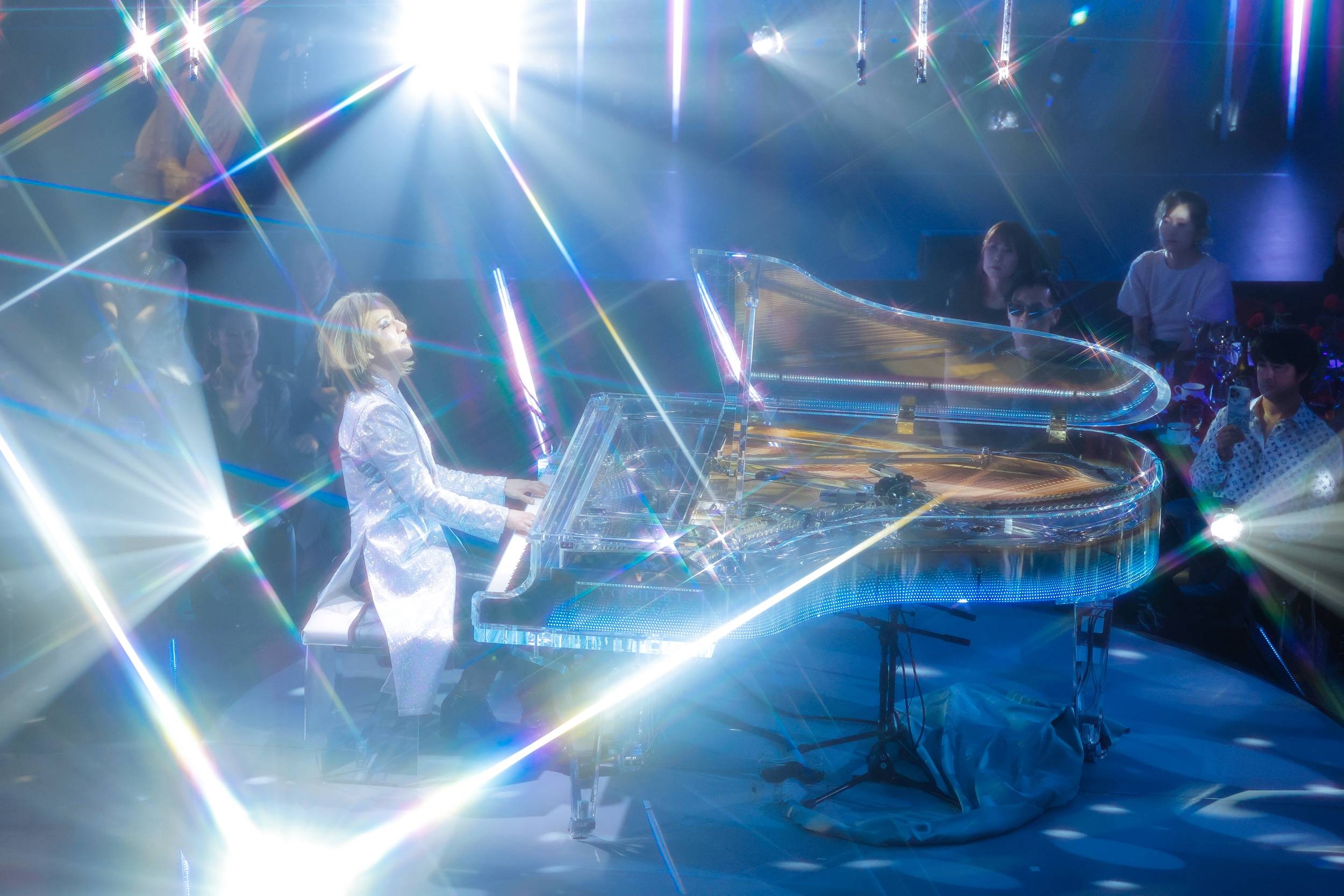 YOSHIKI、感激！！〝世界一豪華なディナーショー〟通算100回公演を達成