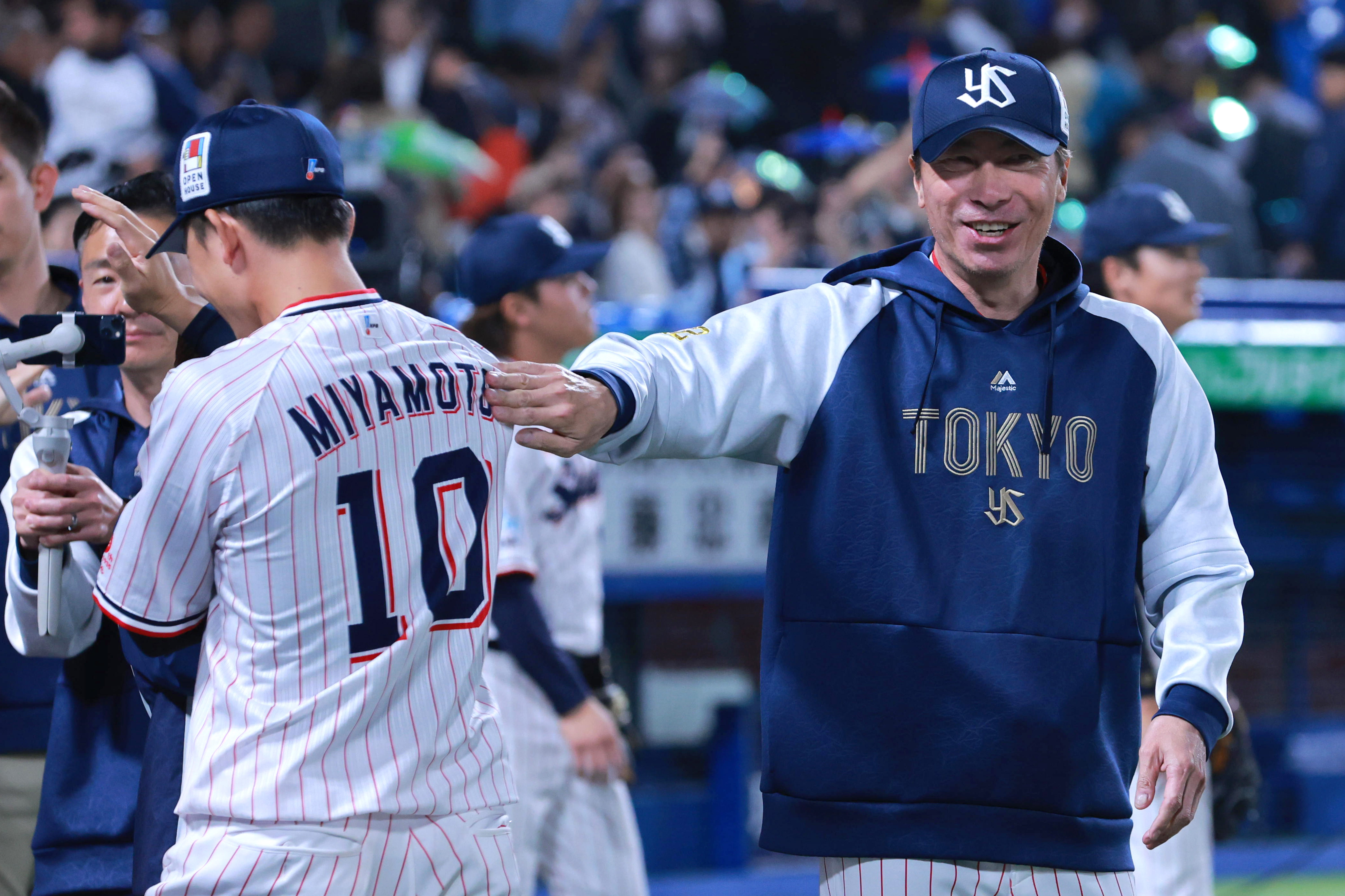 ヤクルト　宮本丈選手　サイン入りスパイク ヤクルト 宮本丈選手 サイン入りスパイク 東京ヤクルトスワローズ