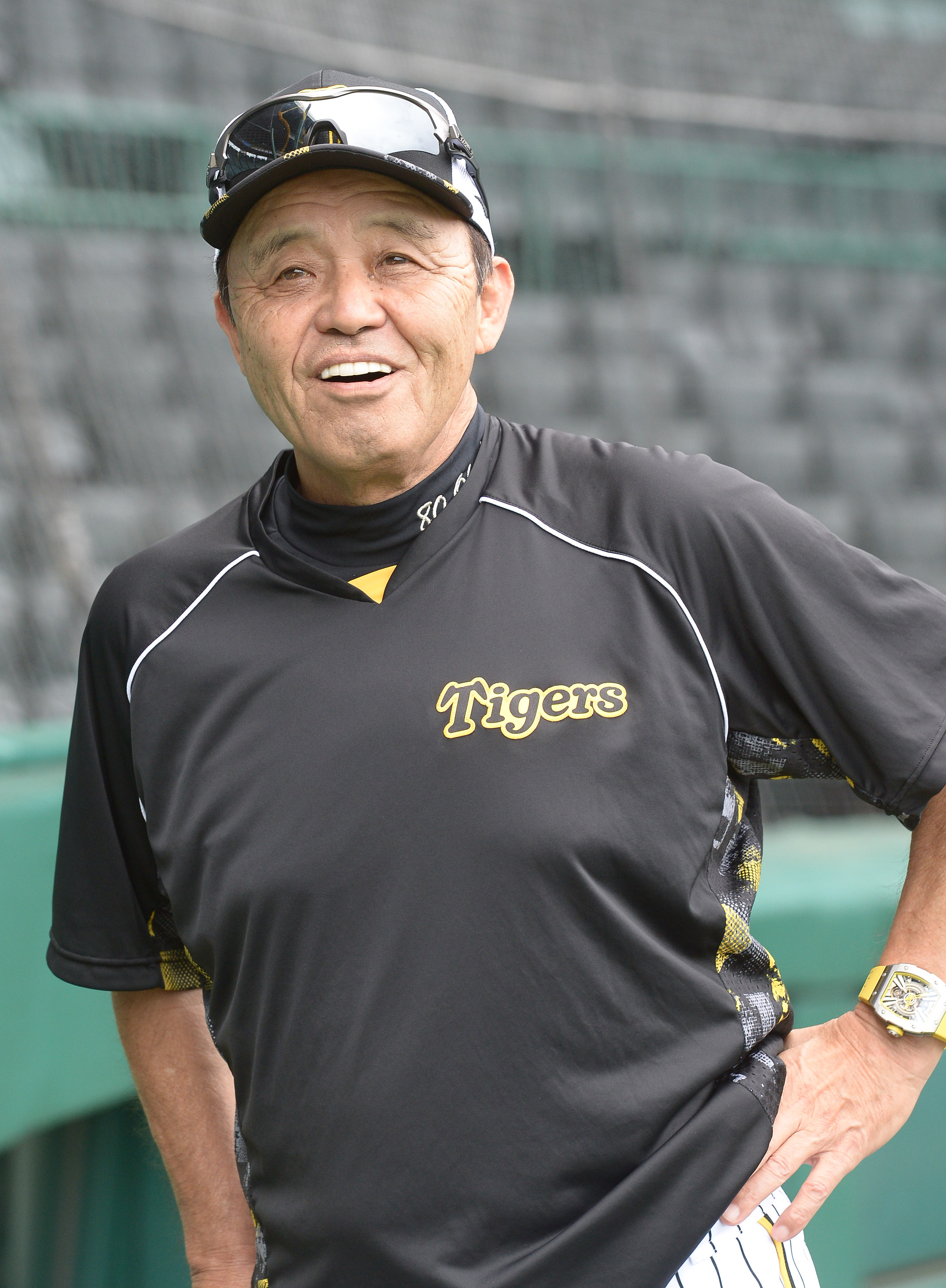 ボブルヘッド フィギュア2024＊岡田彰布監督 - メルカリ