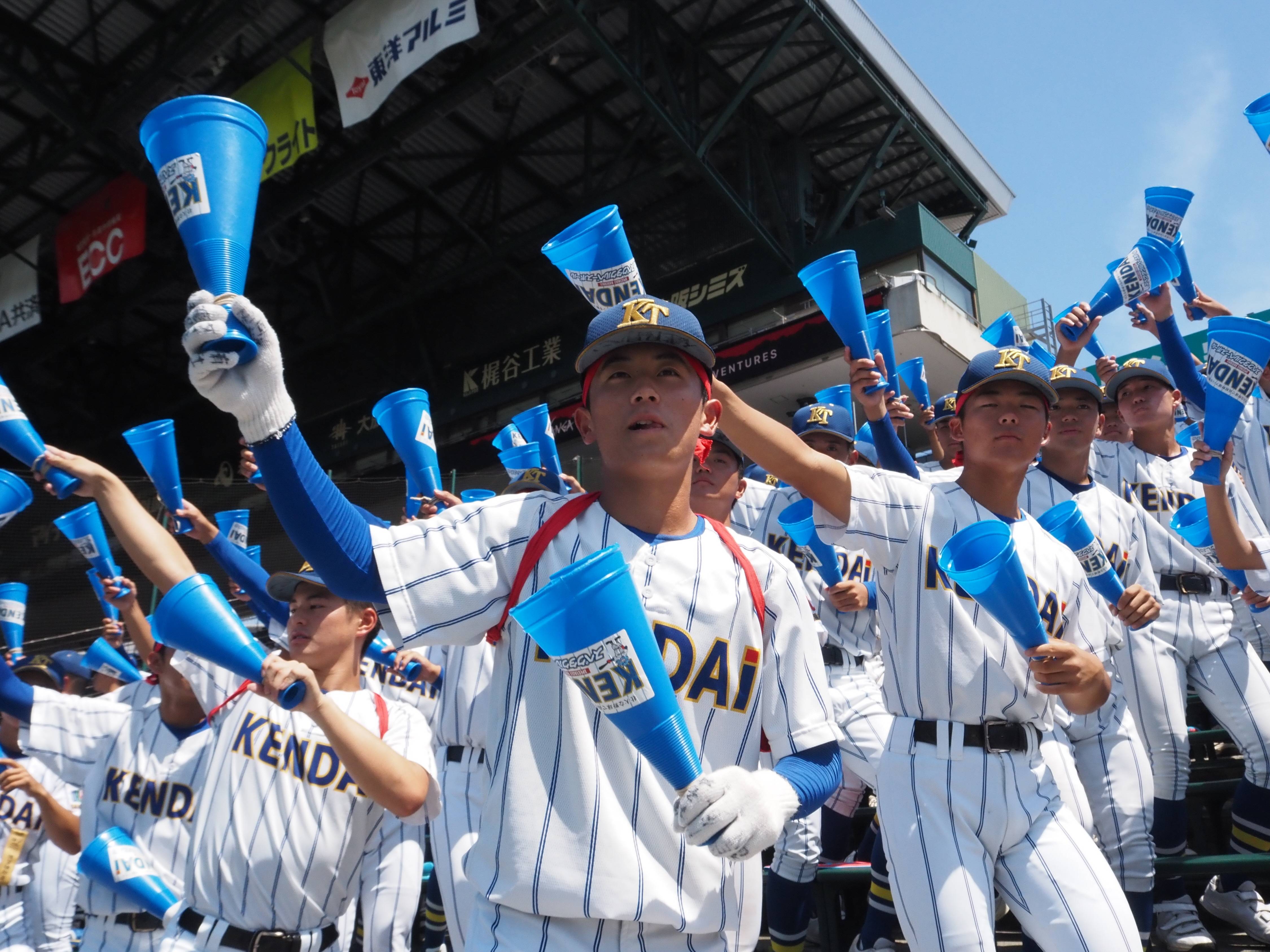 健大高崎、堅守で零封 スタンドでは野球部「応援統括官」が一体感を
