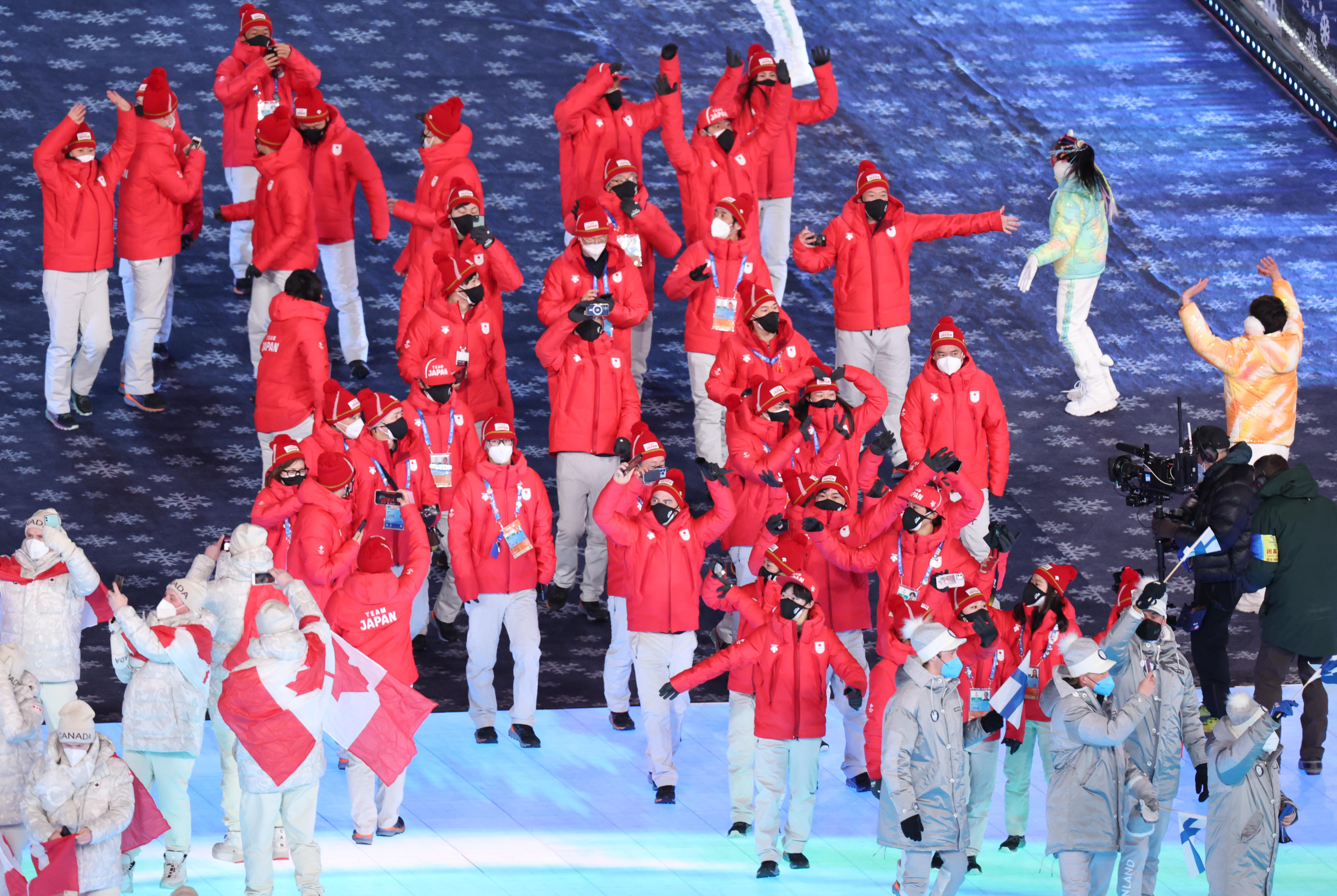 フォト特集 日本選手団ら笑顔で入場 北京五輪閉会式 産経ニュース