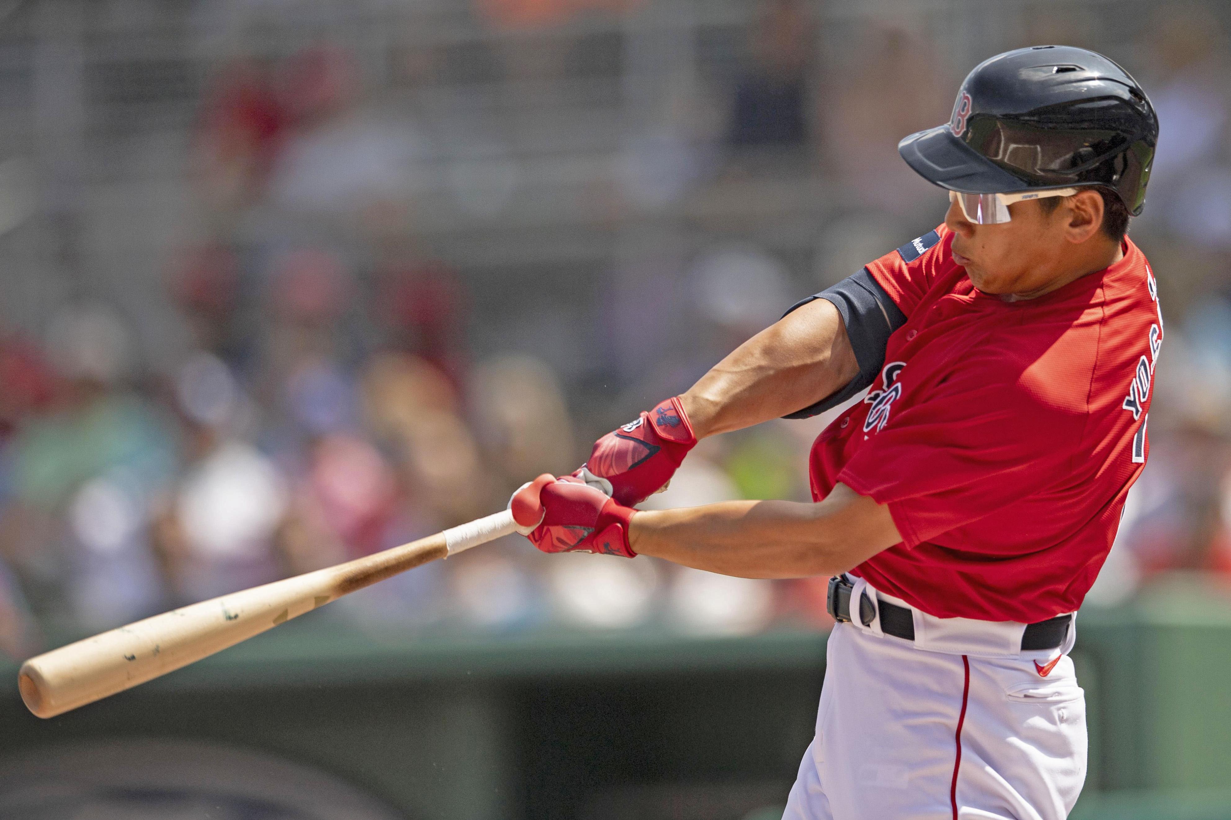 吉田正尚が豪快な初アーチ 甘い変化球をフルスイング 打撃フォームの微