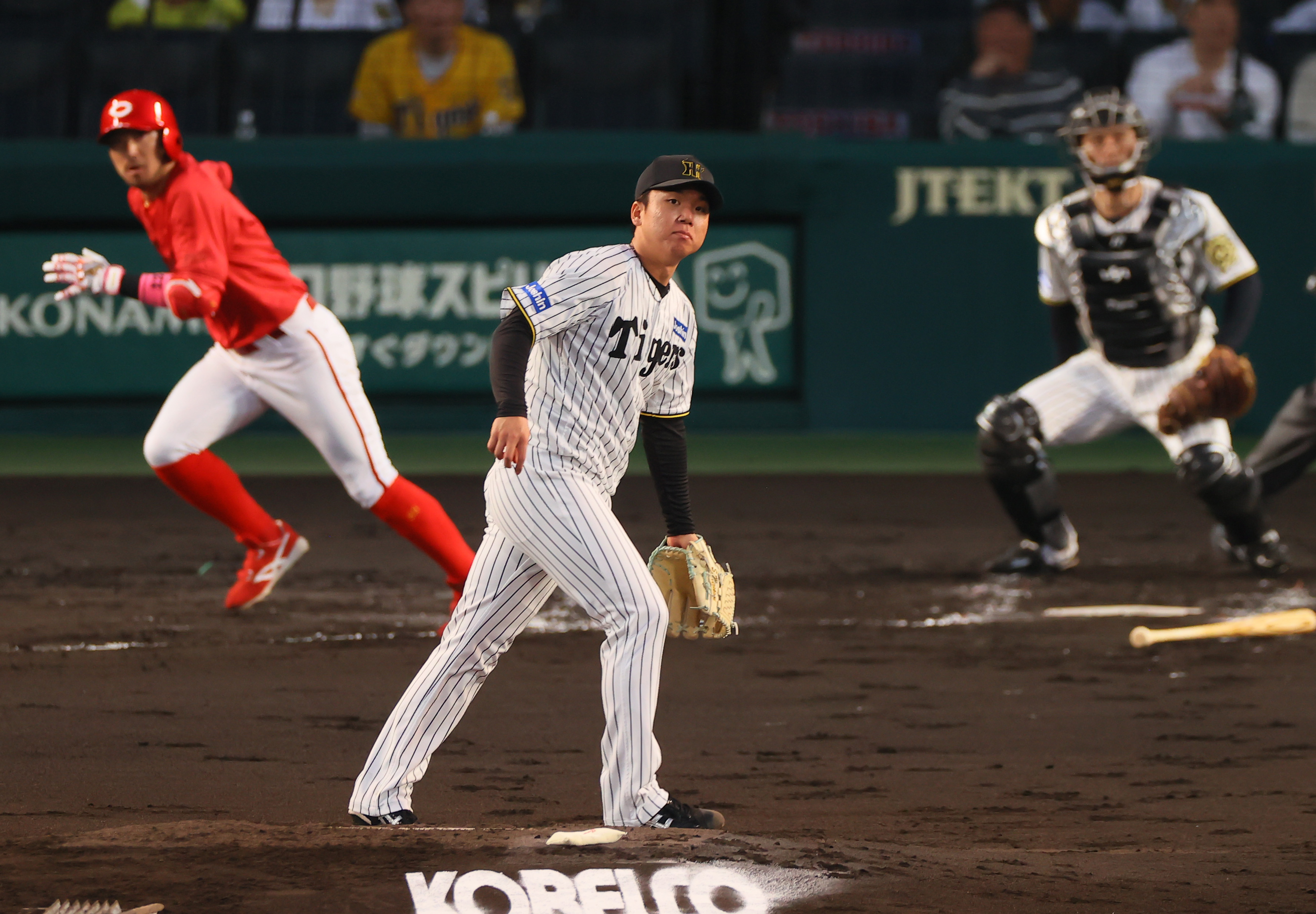 ○阪神写真ギャラリー】村上に魔の二回…54球を投げ、5安打2四球5