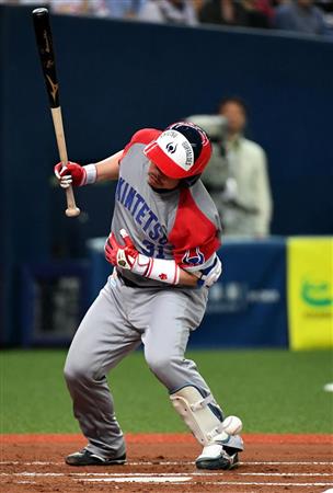 オリックス・小谷野、死球受け激高…両軍選手飛び出し一時騒然に - サンスポ