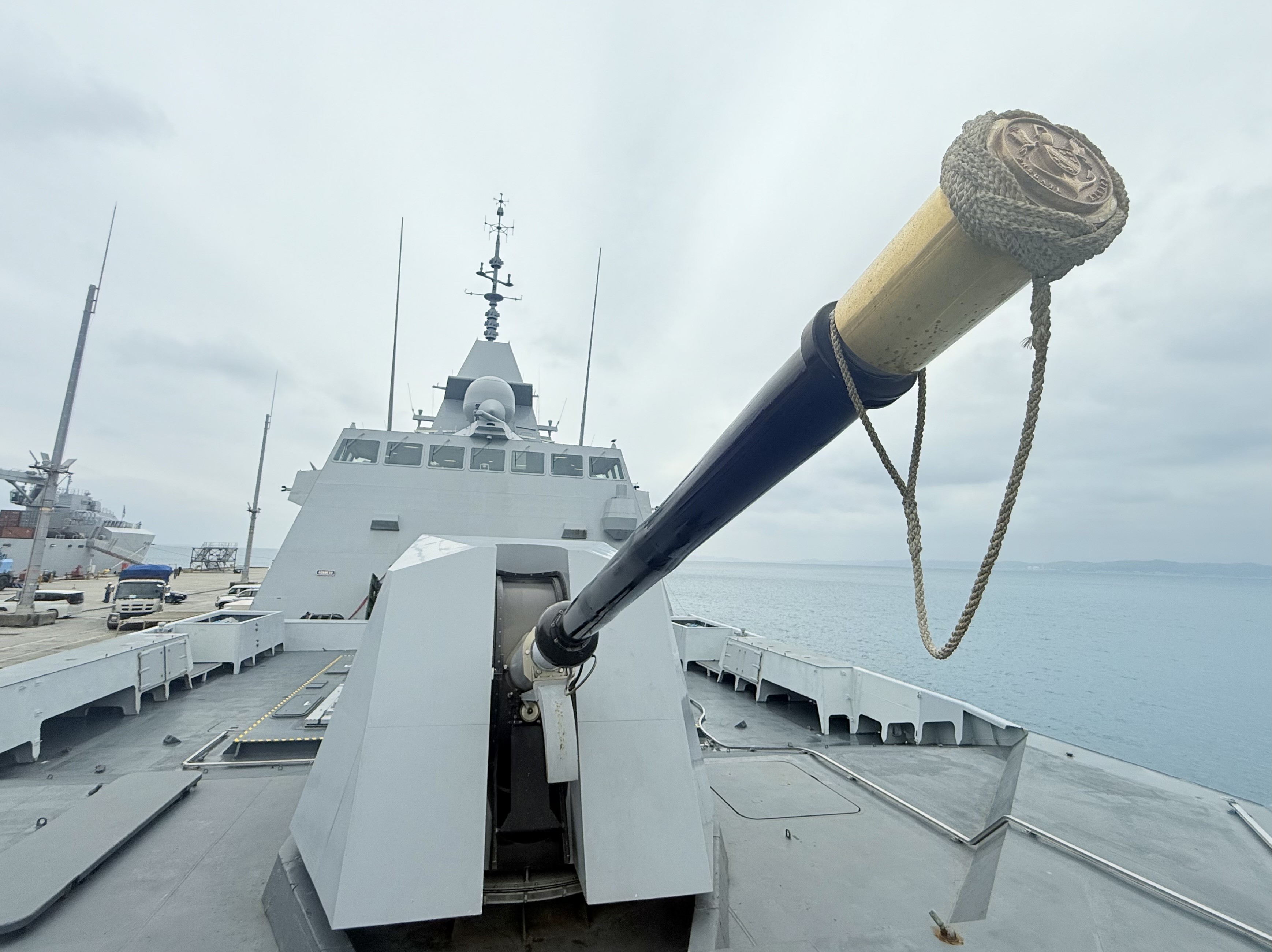 仏のフリゲート艦と補給艦が沖縄寄港「自由な海守る」 3カ国連携強化