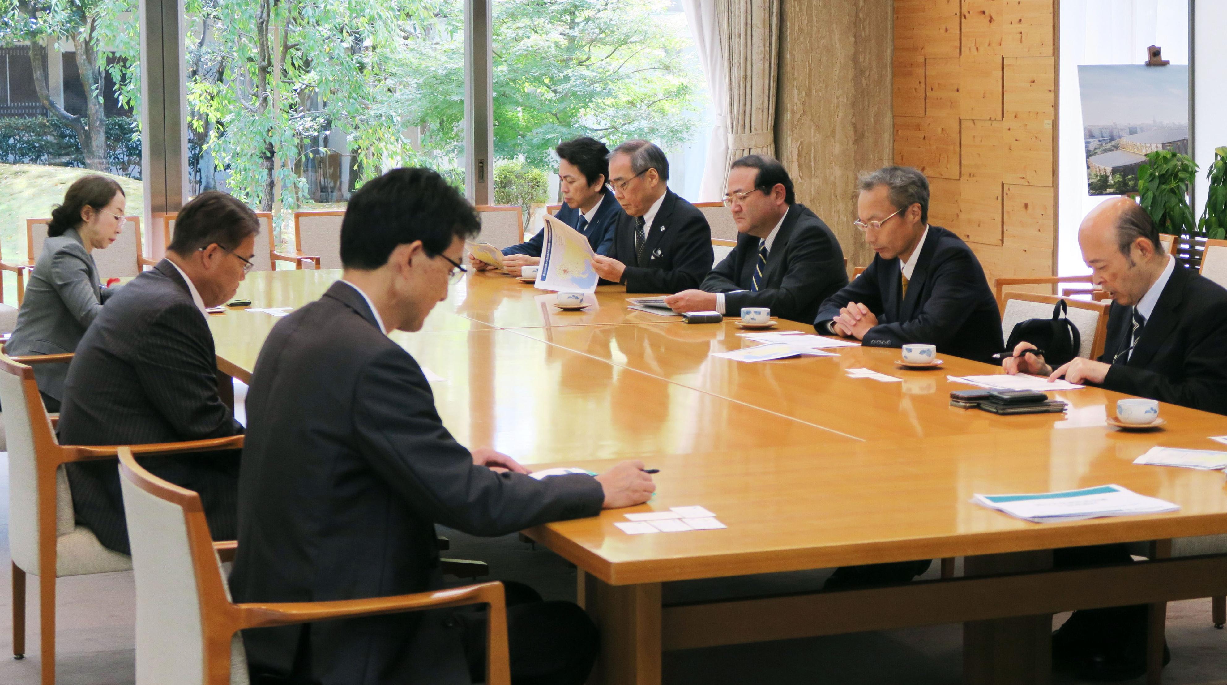 大学病院の役割果たせぬ」「自助努力では限界」 経営悪化で研究時間