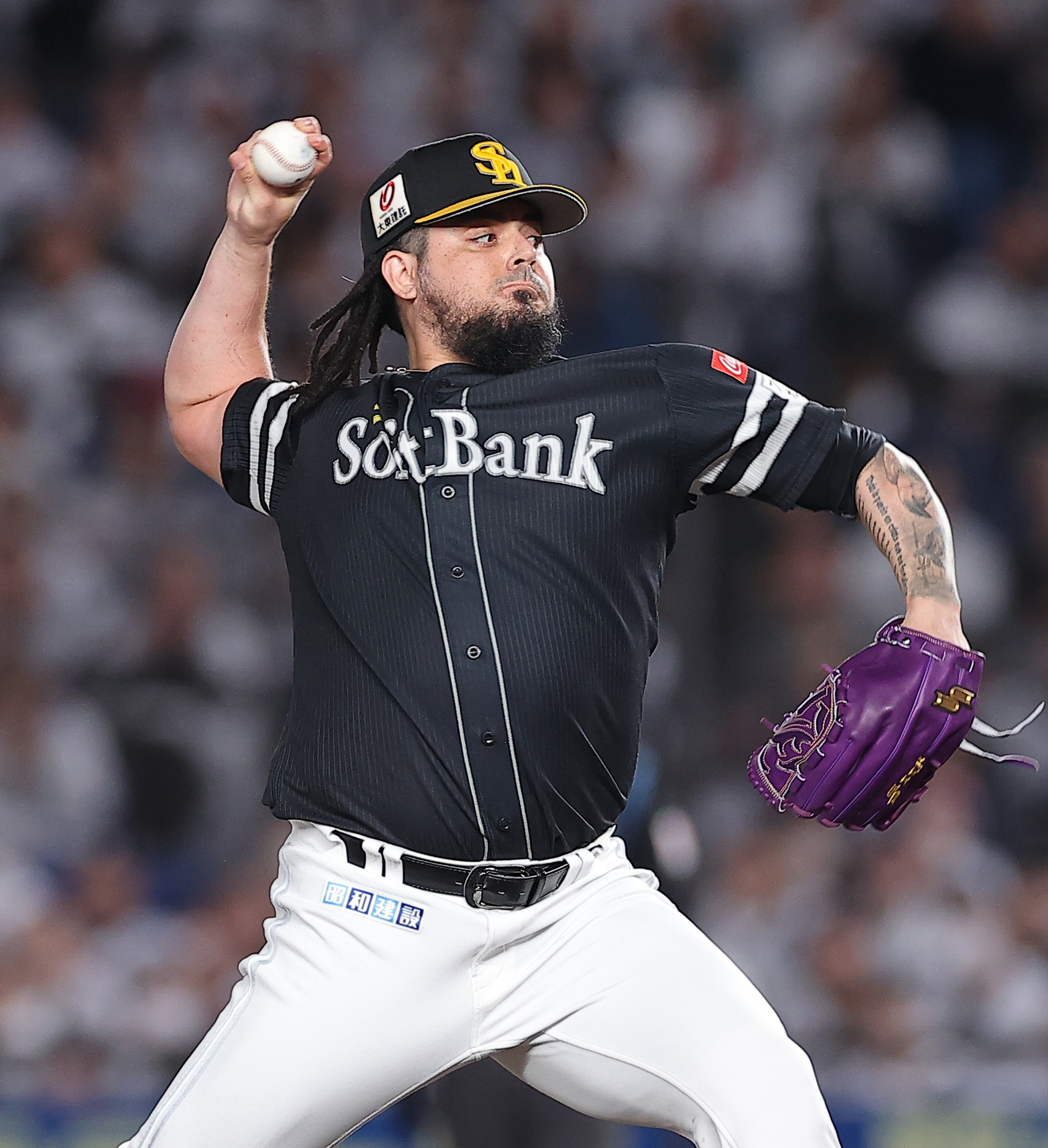 オリックス、ソフトバンクのロベルト・オスナとロッテのルイス