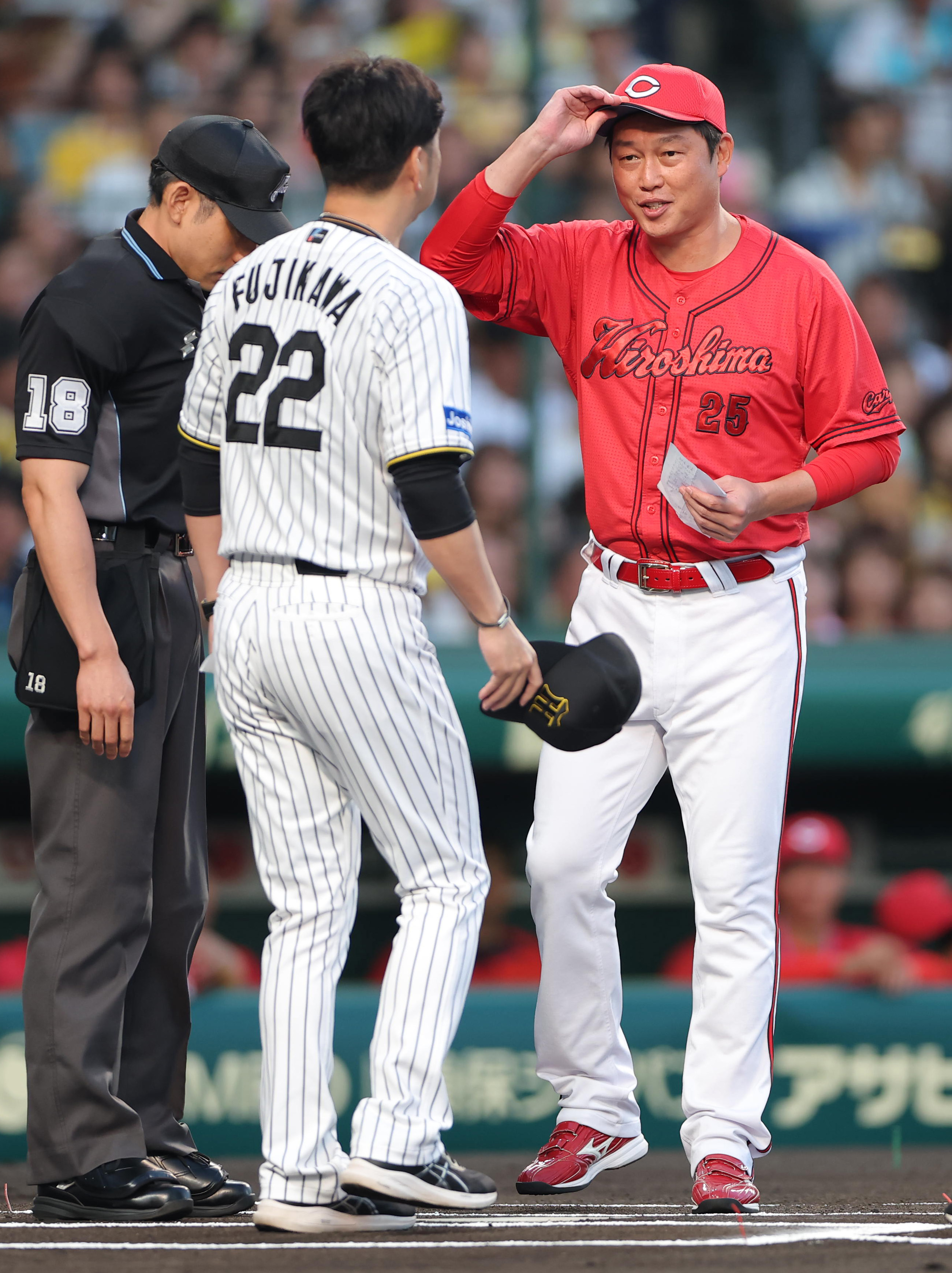 阪神　新井貴浩　実用スパイク 阪神 新井貴浩 実用スパイク sddefault.jpg