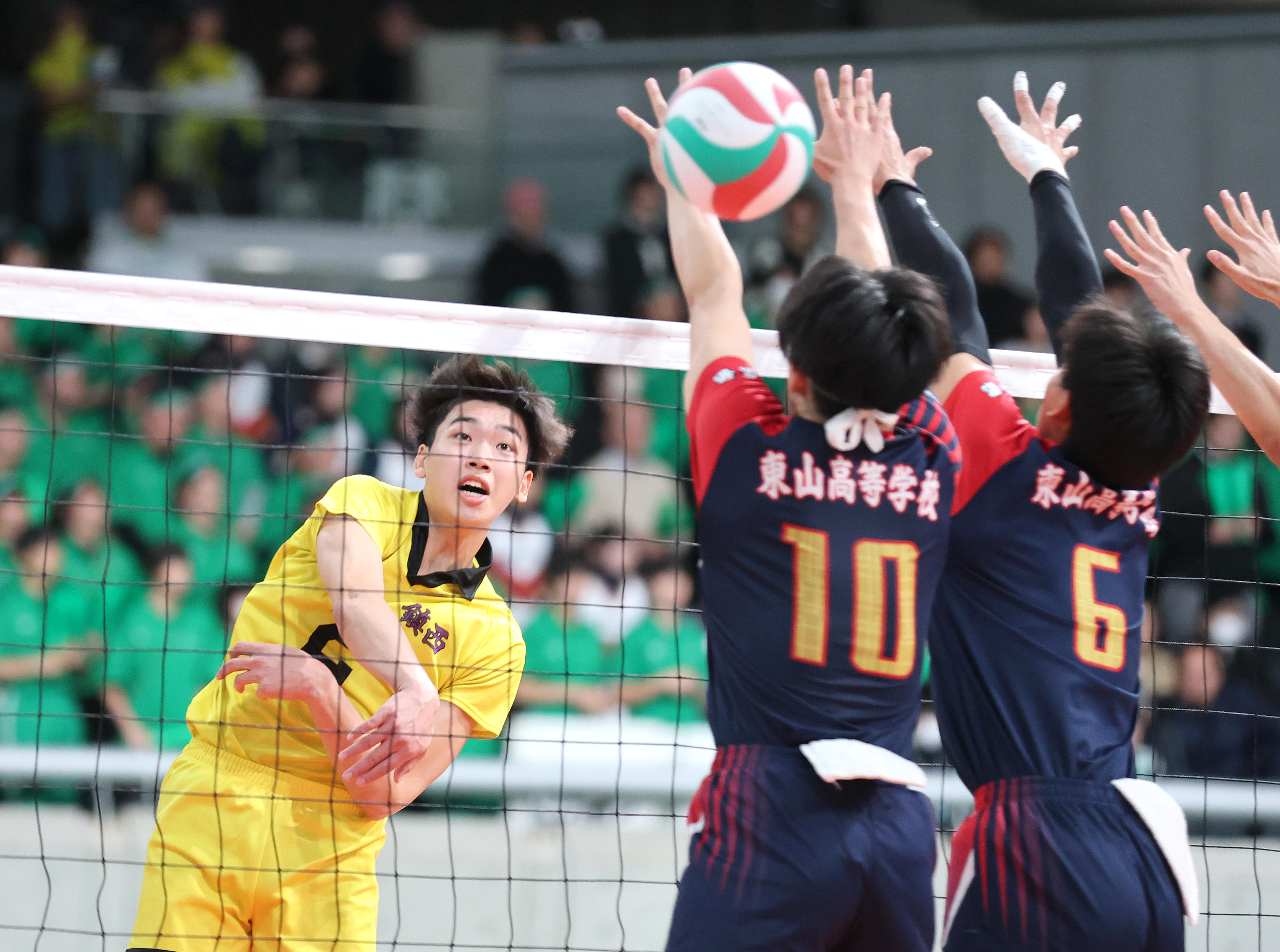 鎮西は高校3冠逃す 2年生エースの一ノ瀬漣奮闘も準々決勝で敗退 春の