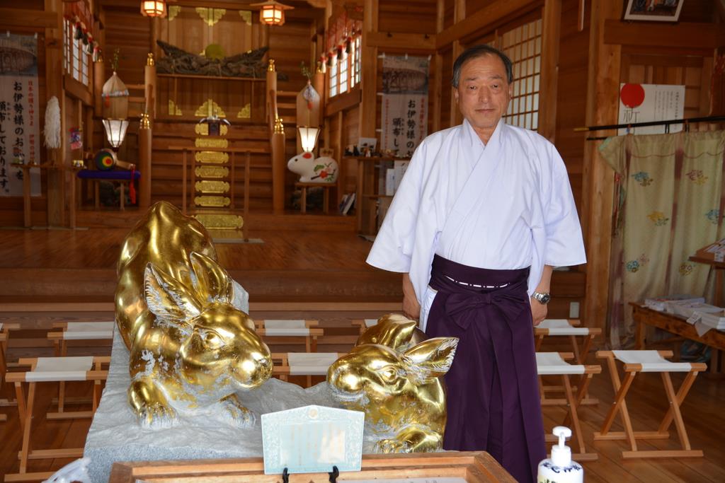 御朱印巡り】金色に輝く うさぎ像鎮座 新潟・関川 光兎神社 （1/2