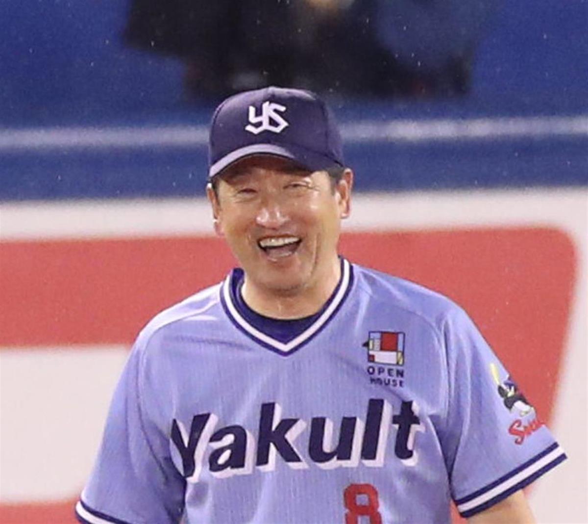 東京ヤクルトスワローズ　佐藤真一コーチ　ユニフォーム上下 ホンダが11年ぶり3度目V 4番の佐藤、ヤクルトコーチの父・真一氏